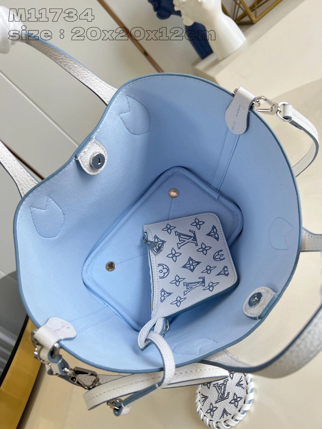 LOUIS VUITTON BAG