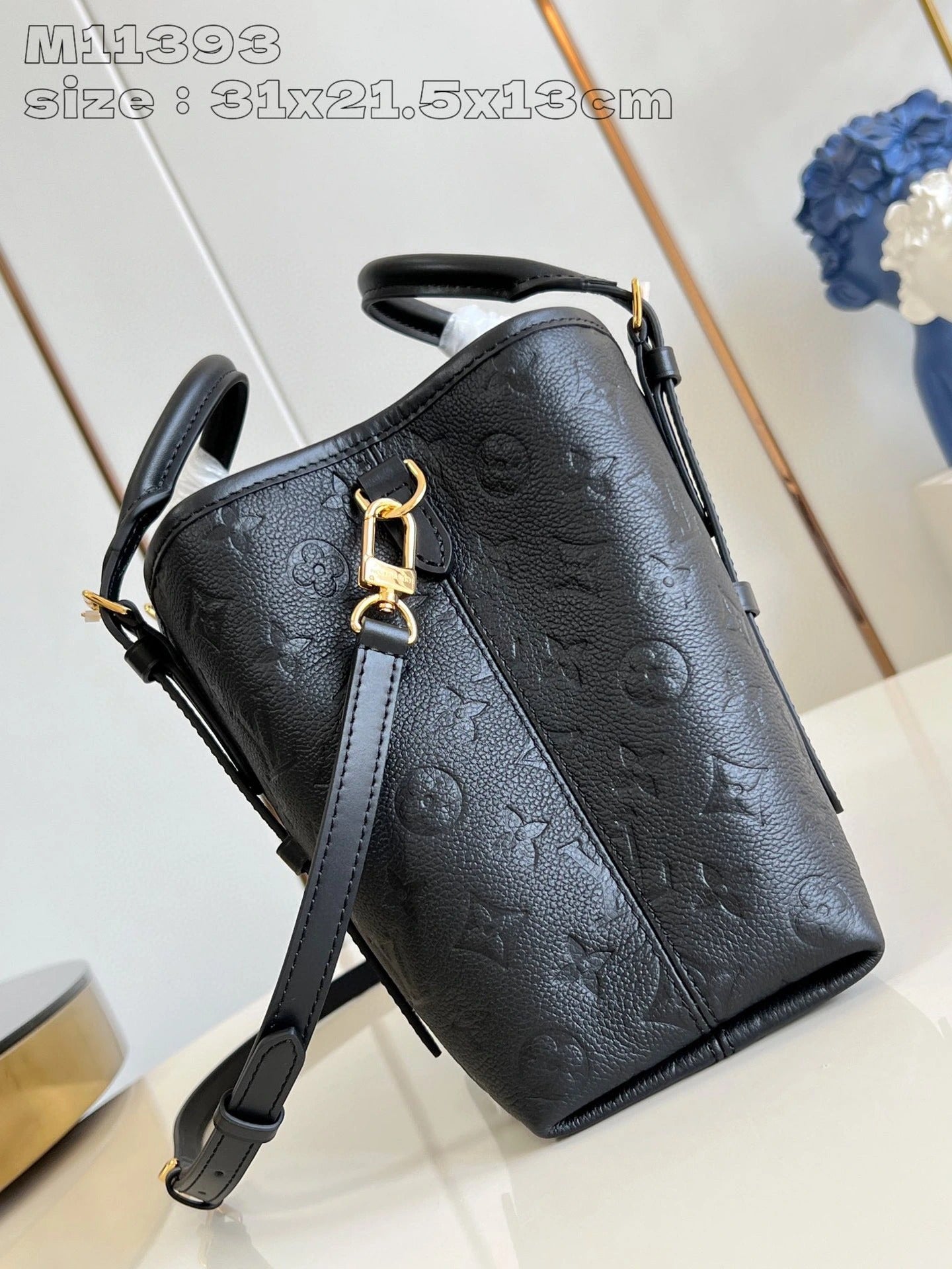 LOUIS VUITTON BAG