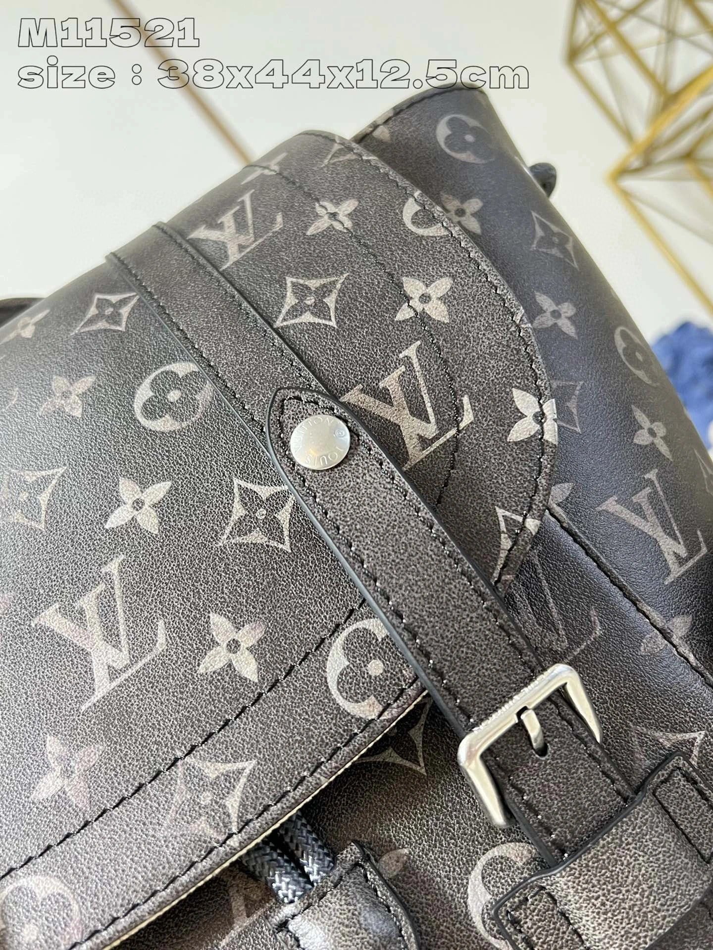 LOUIS VUITTON BAG