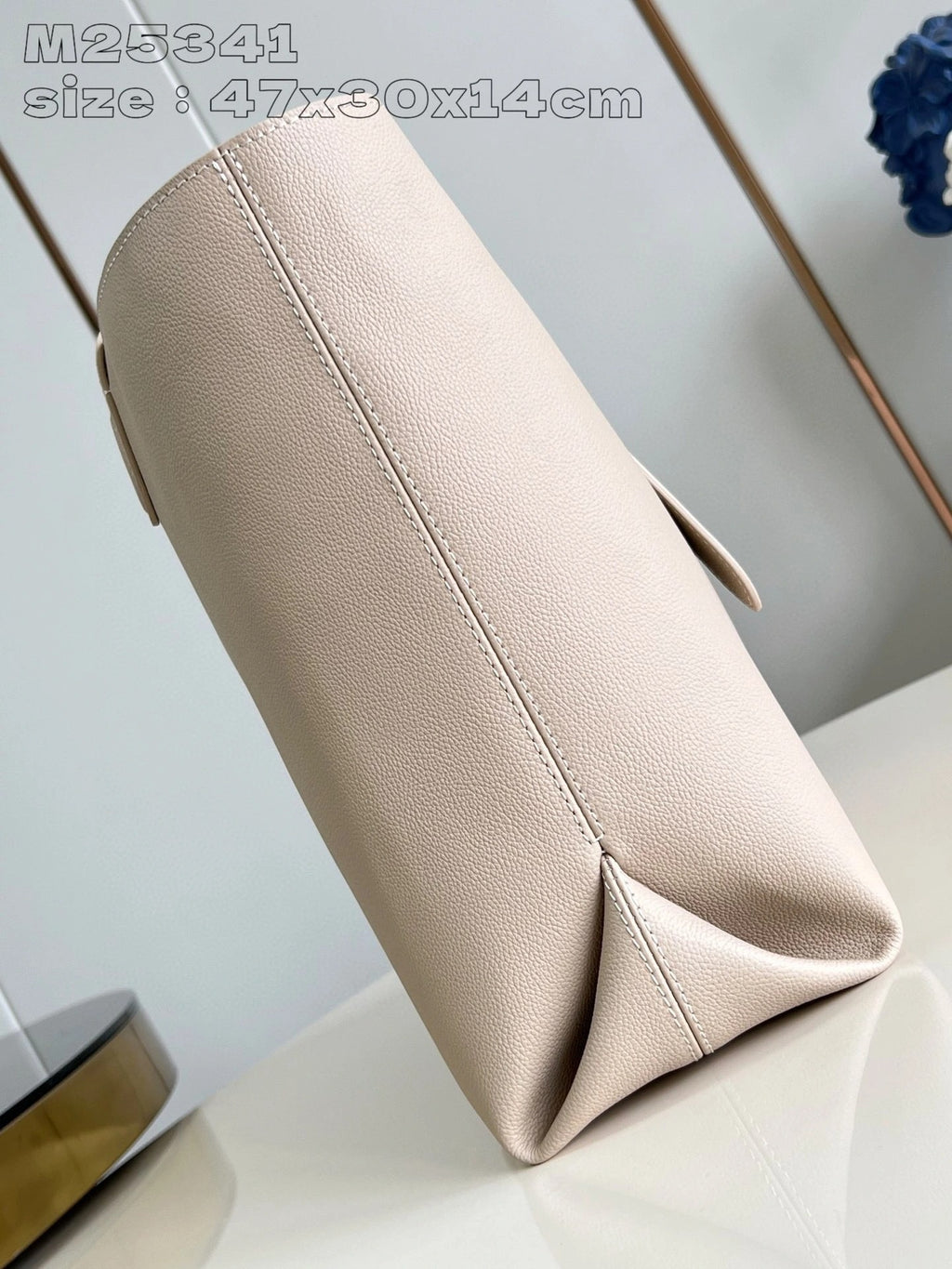 LOUIS VUITTON BAG