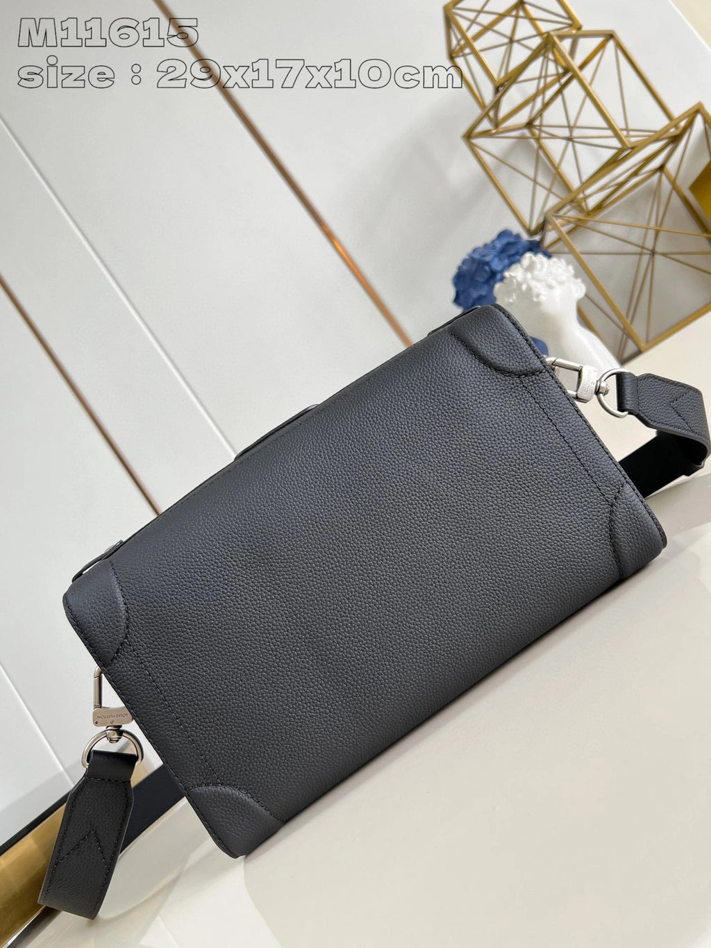 LOUIS VUITTON BAG