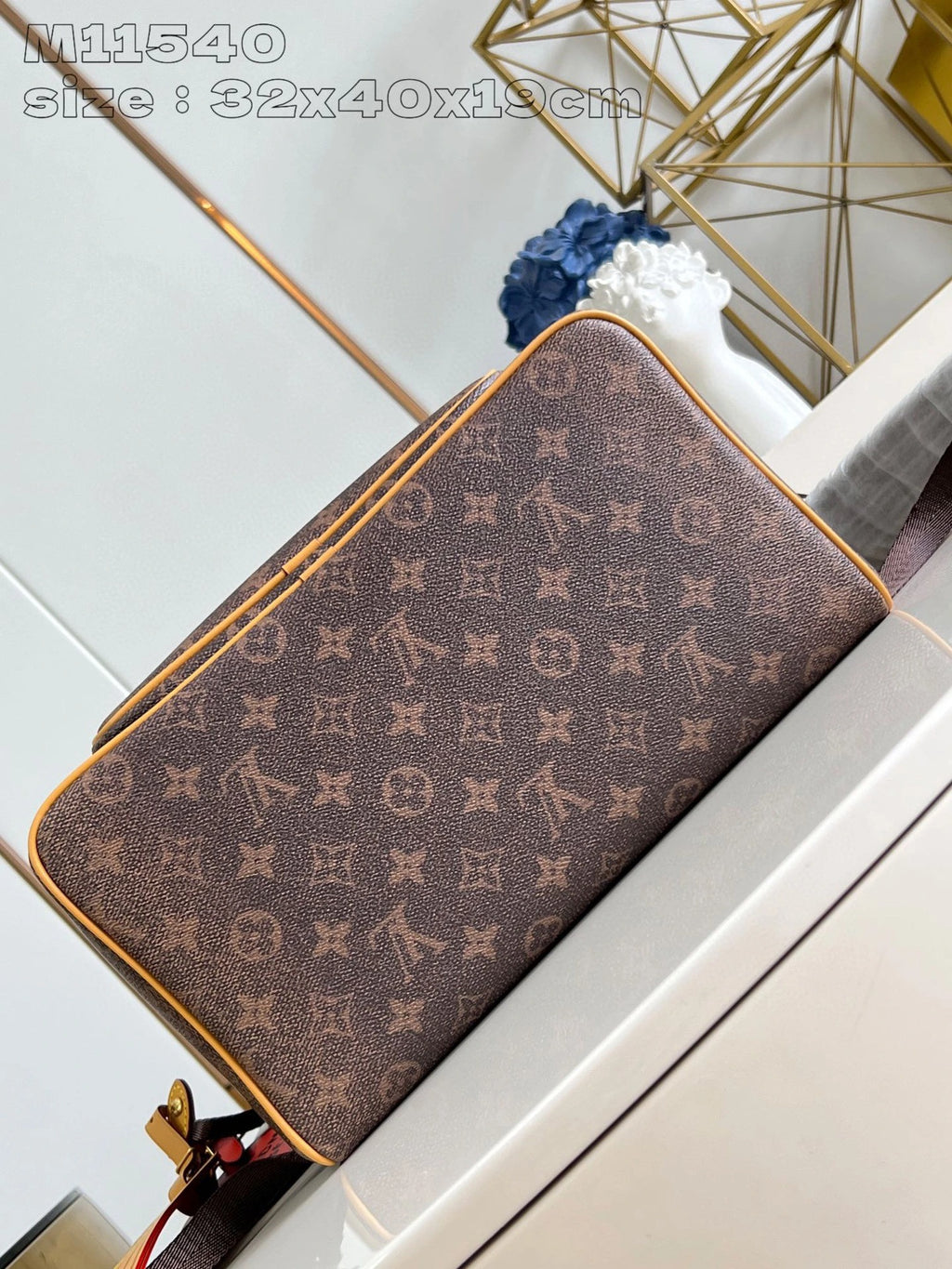 LOUIS VUITTON BAG