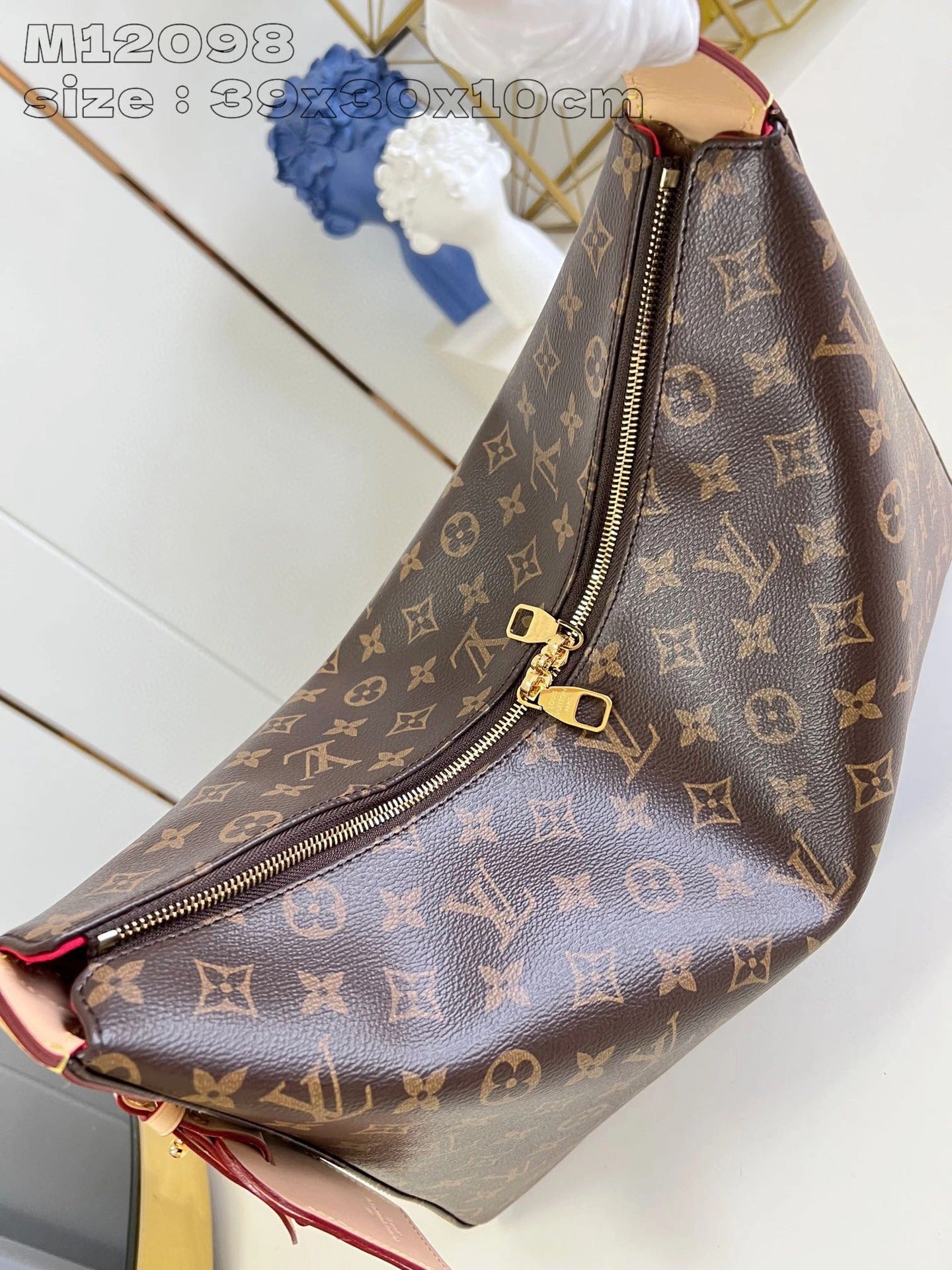 LOUIS VUITTON BAG
