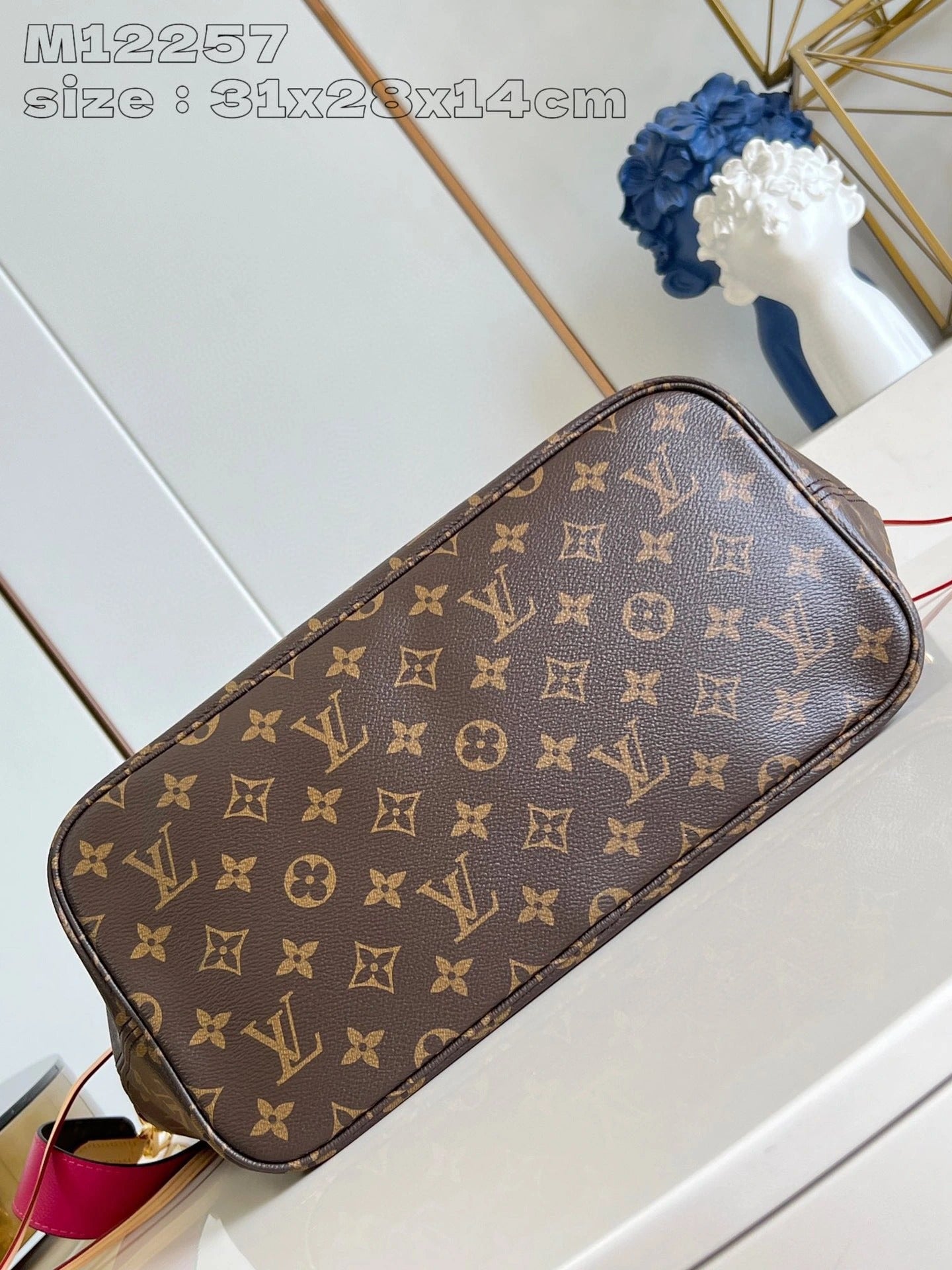LOUIS VUITTON BAG