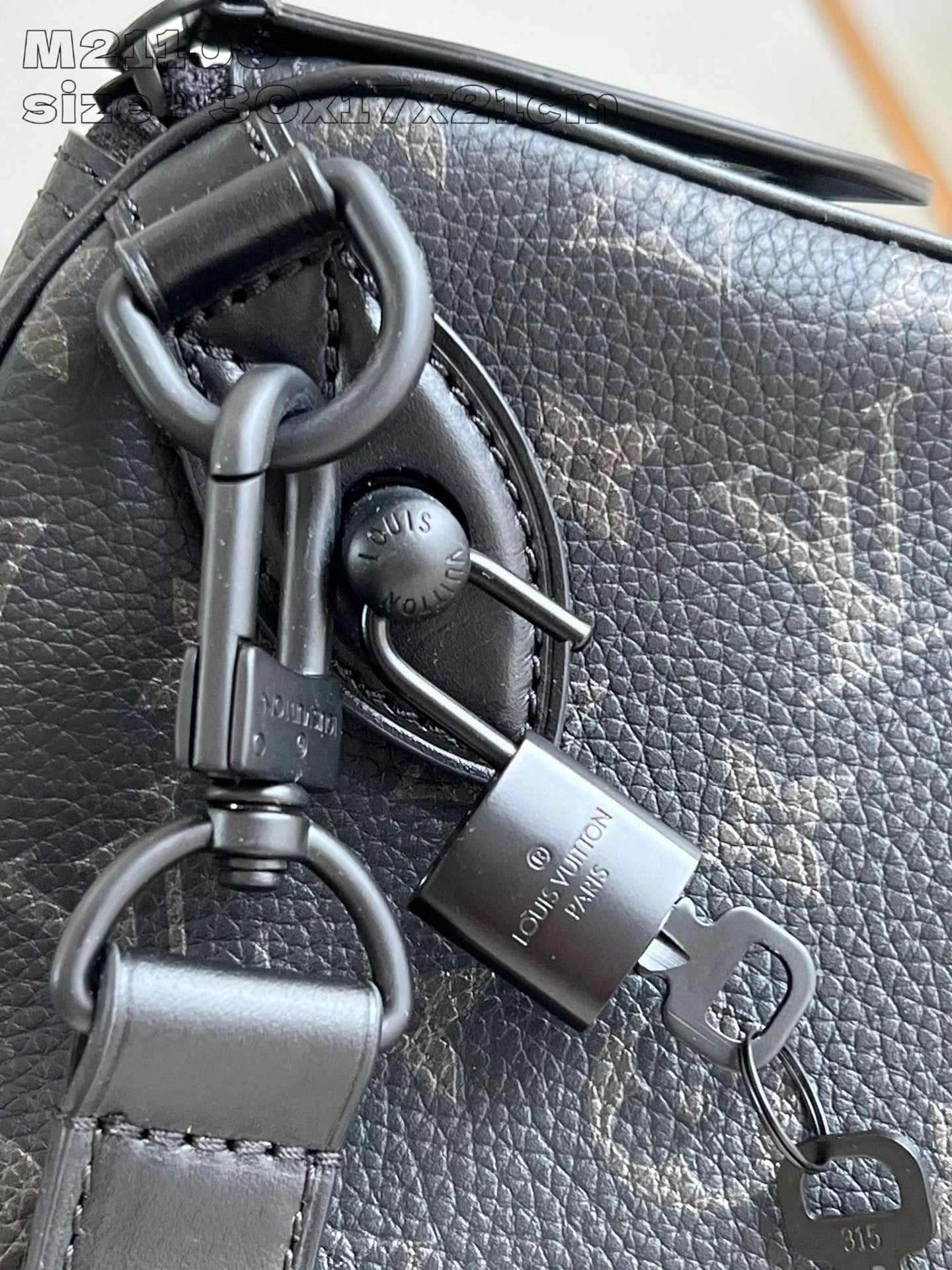 LOUIS VUITTON BAG