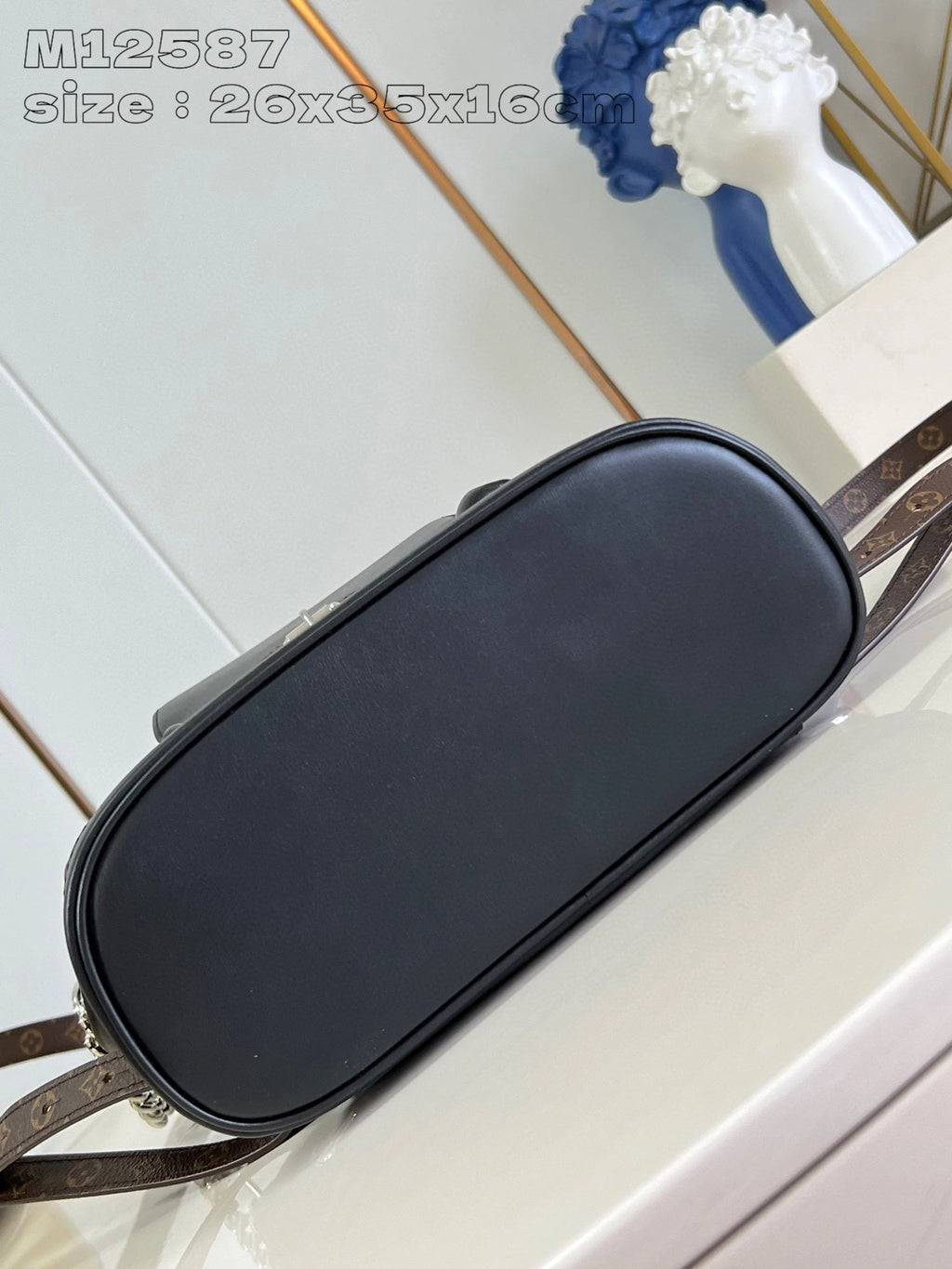 LOUIS VUITTON BAG