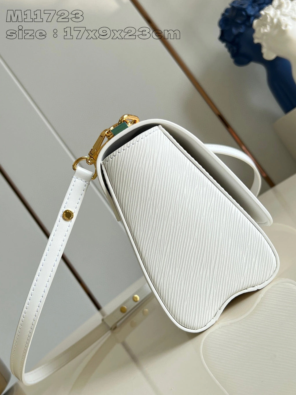 LOUIS VUITTON BAG