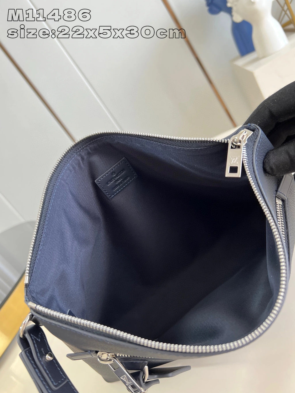 LOUIS VUITTON BAG