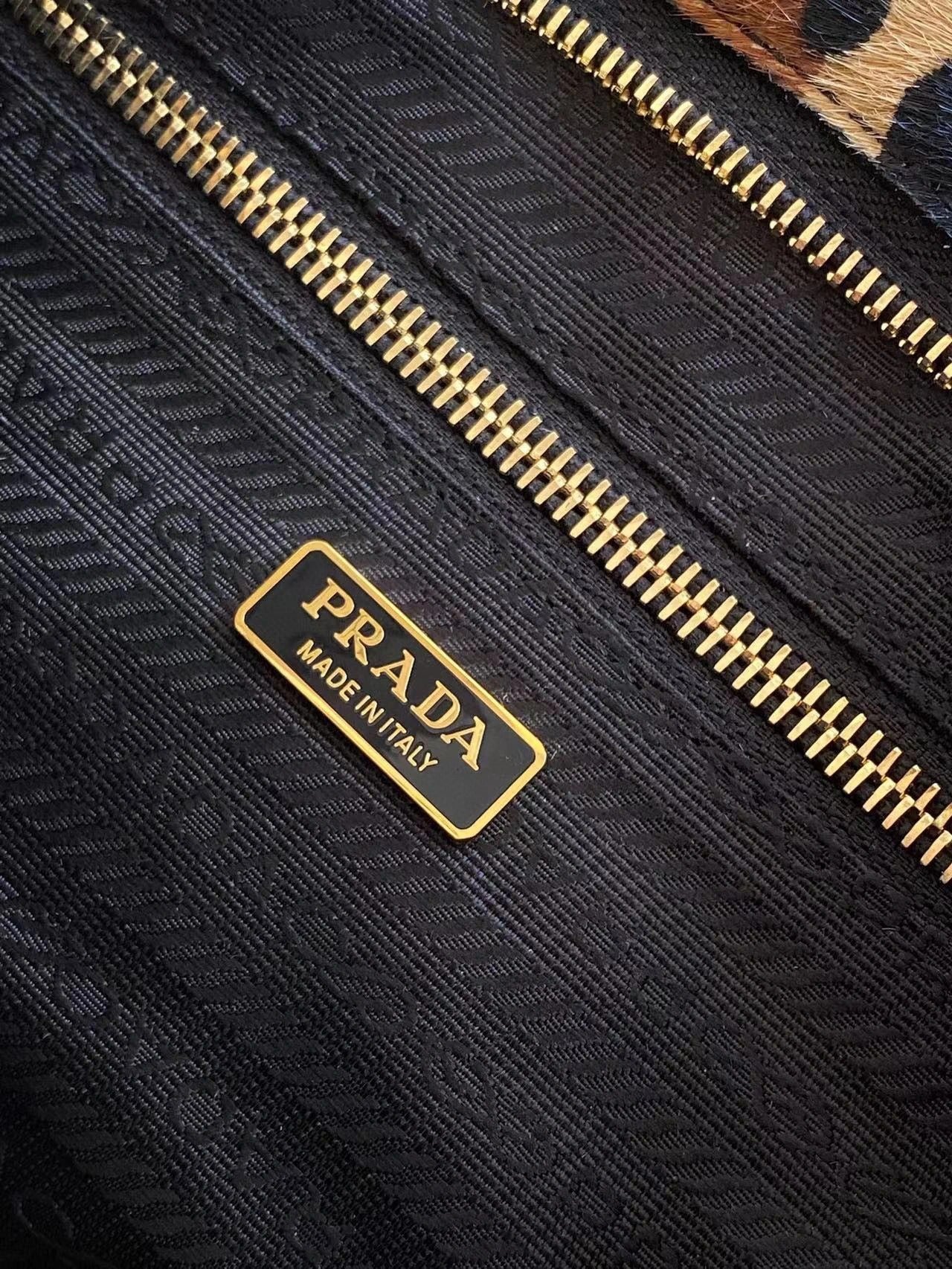 PRADA BAG