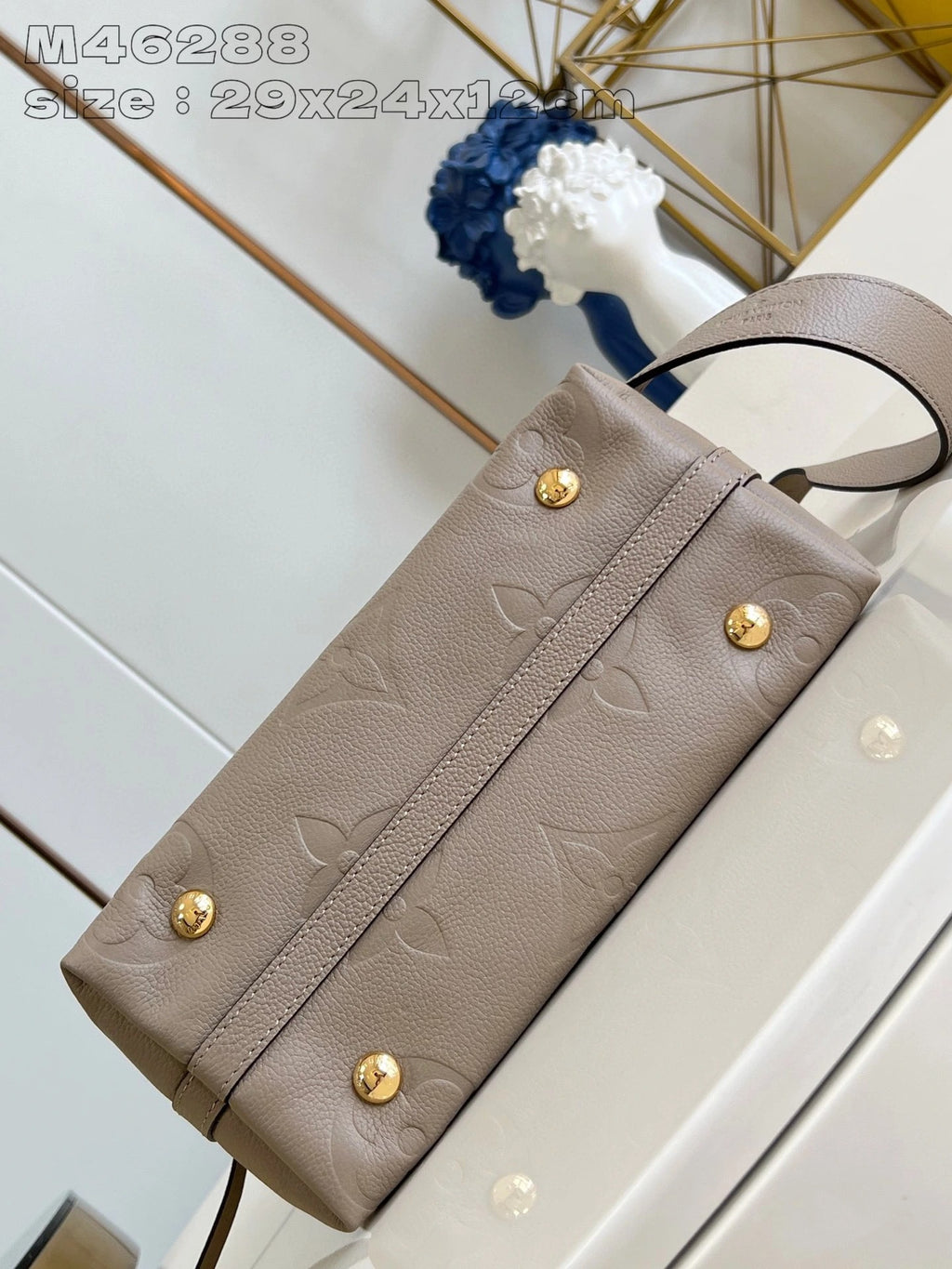 LOUIS VUITTON BAG