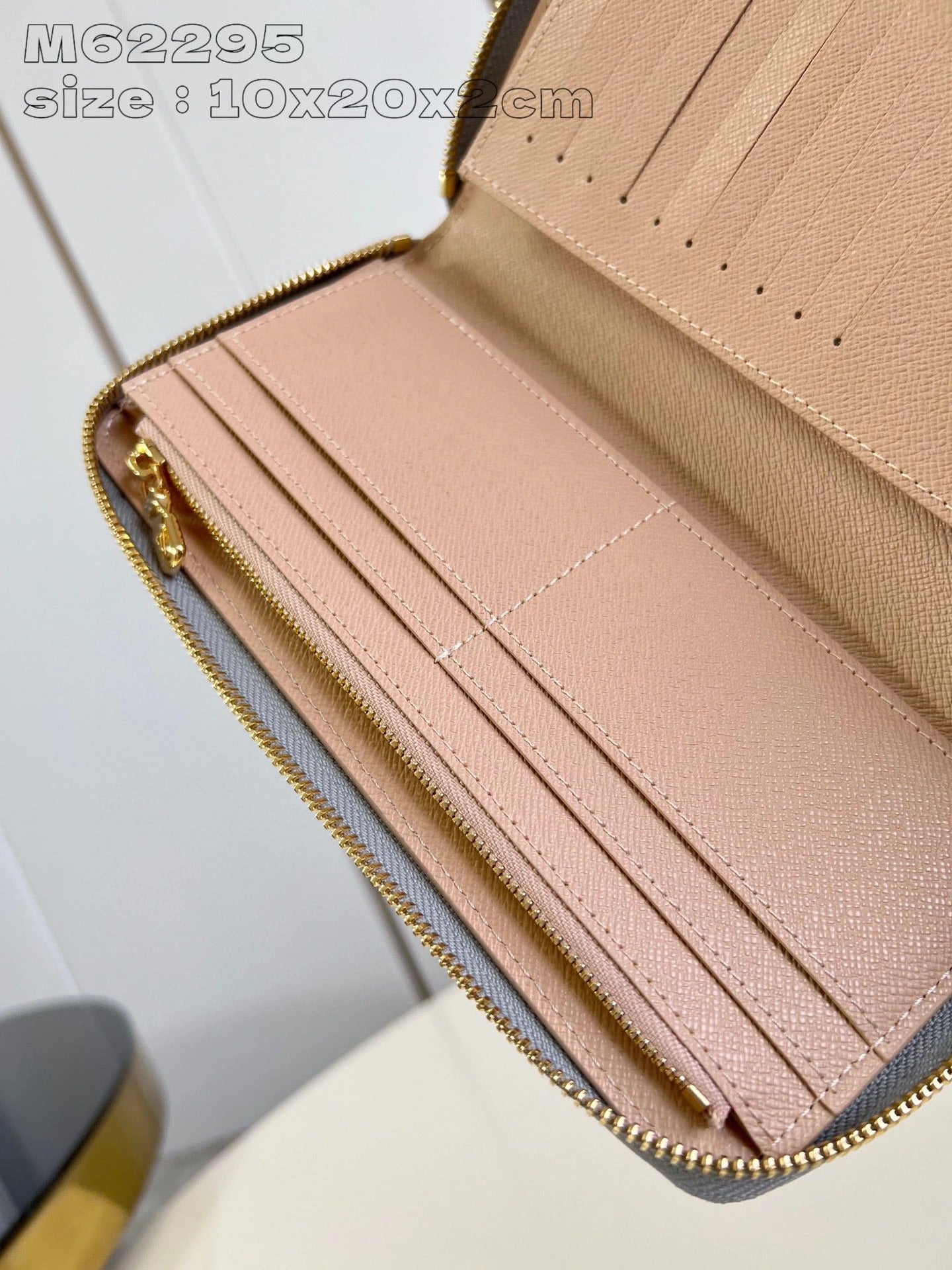 LOUIS VUITTON BAG