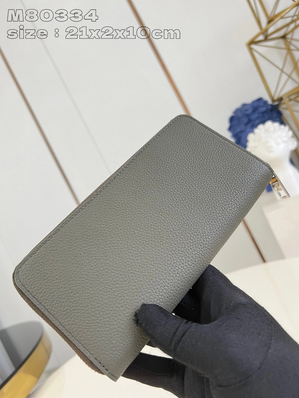 LOUIS VUITTON BAG