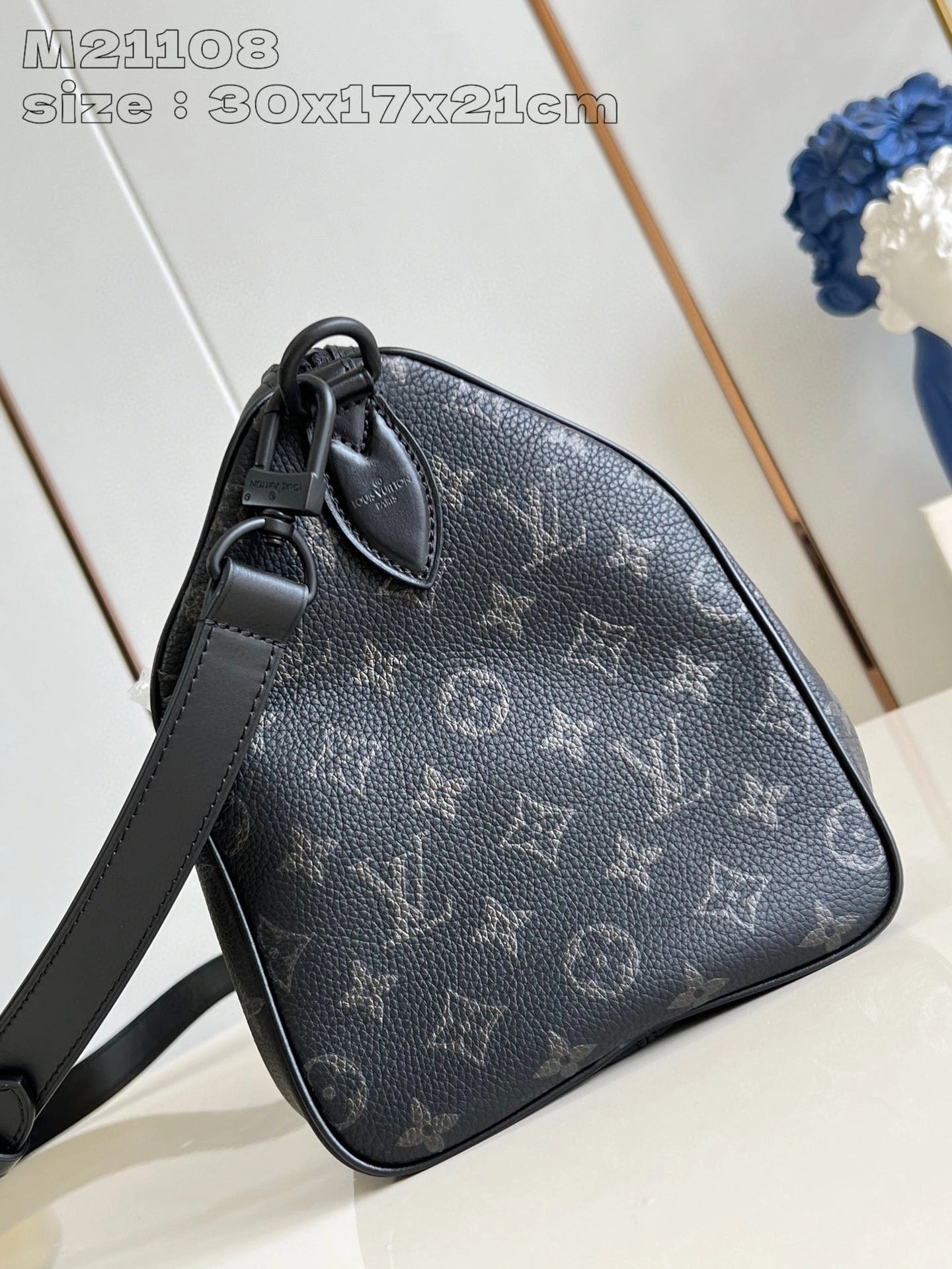 LOUIS VUITTON BAG