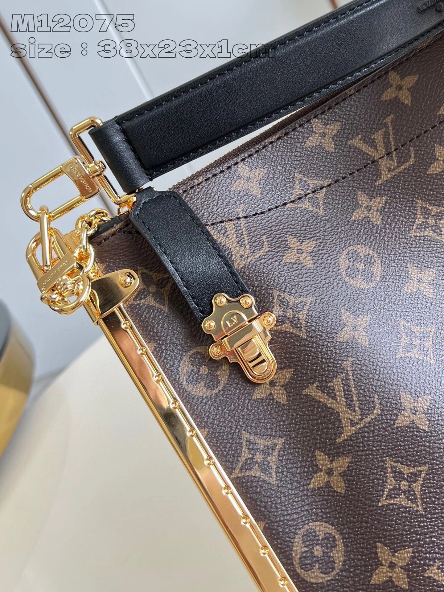 LOUIS VUITTON BAG