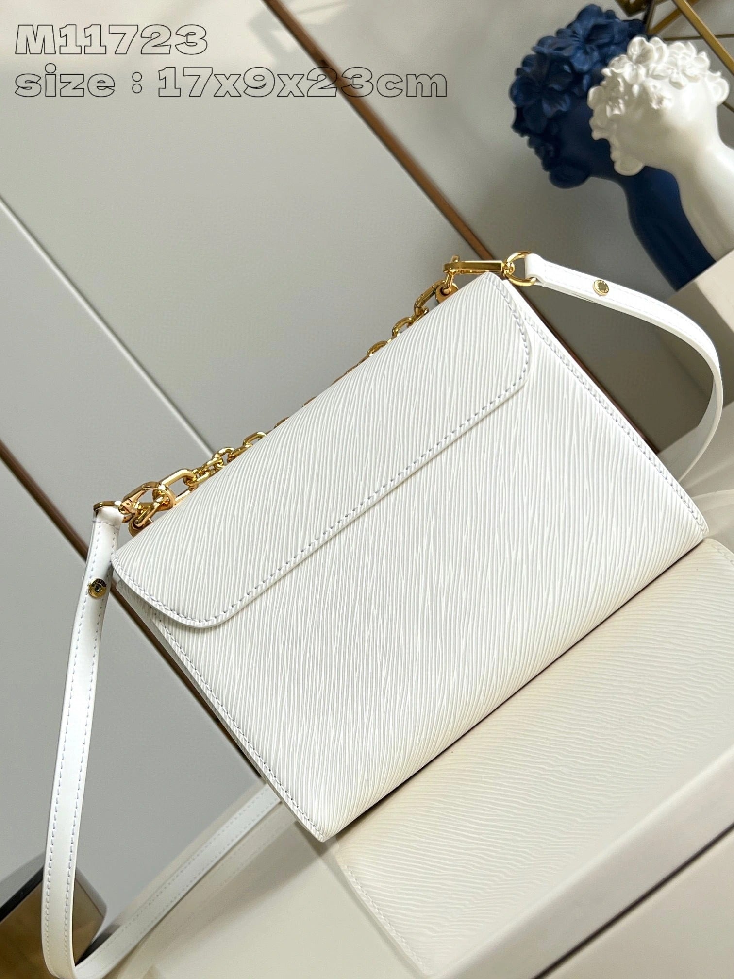 LOUIS VUITTON BAG