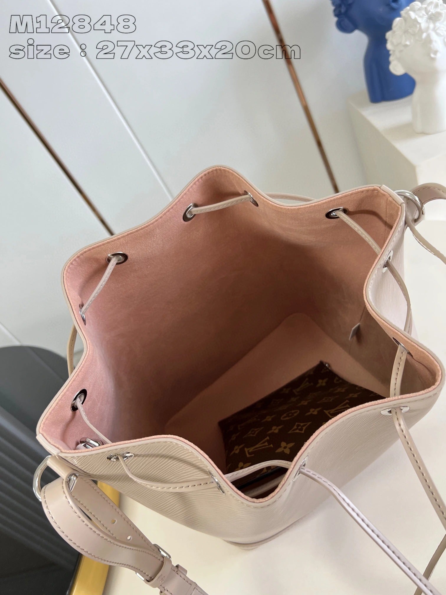 LOUIS VUITTON BAG