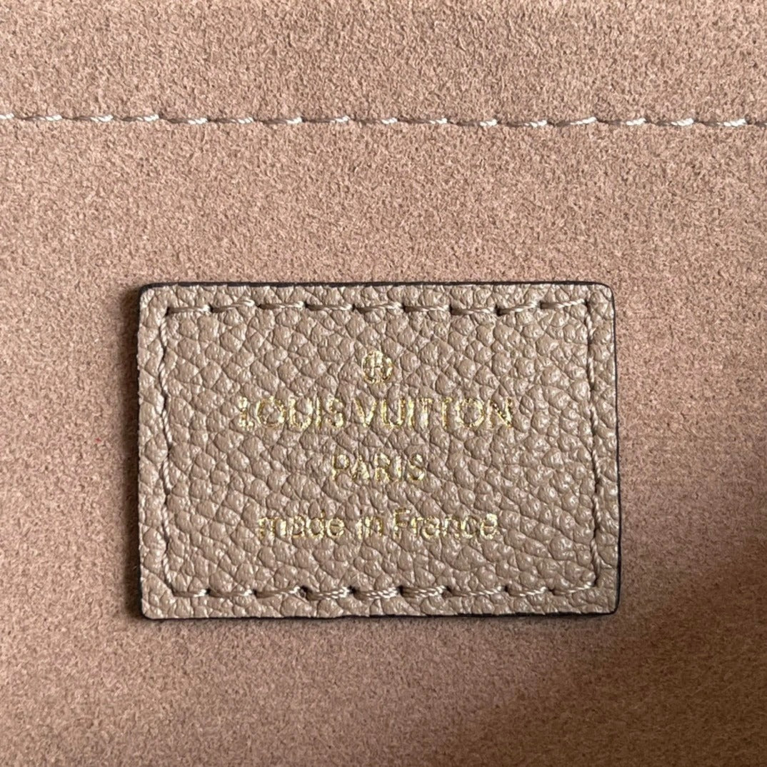 LOUIS VUITTON BAG