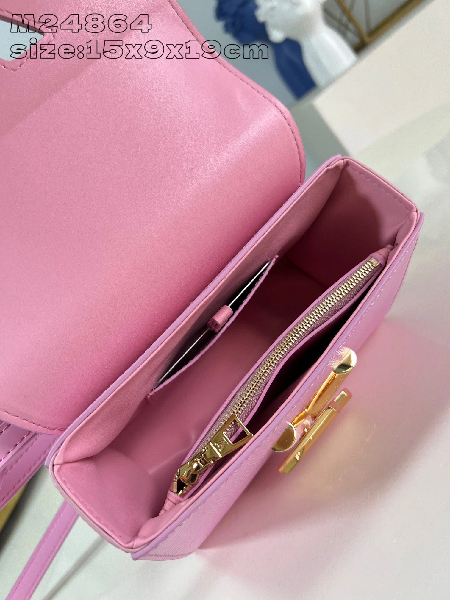 LOUIS VUITTON BAG