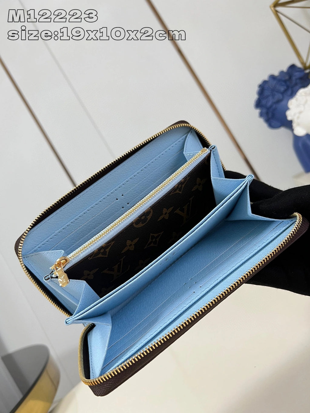 LOUIS VUITTON BAG