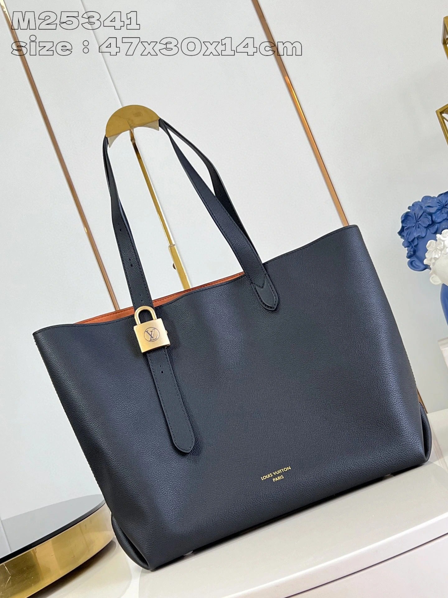 LOUIS VUITTON BAG