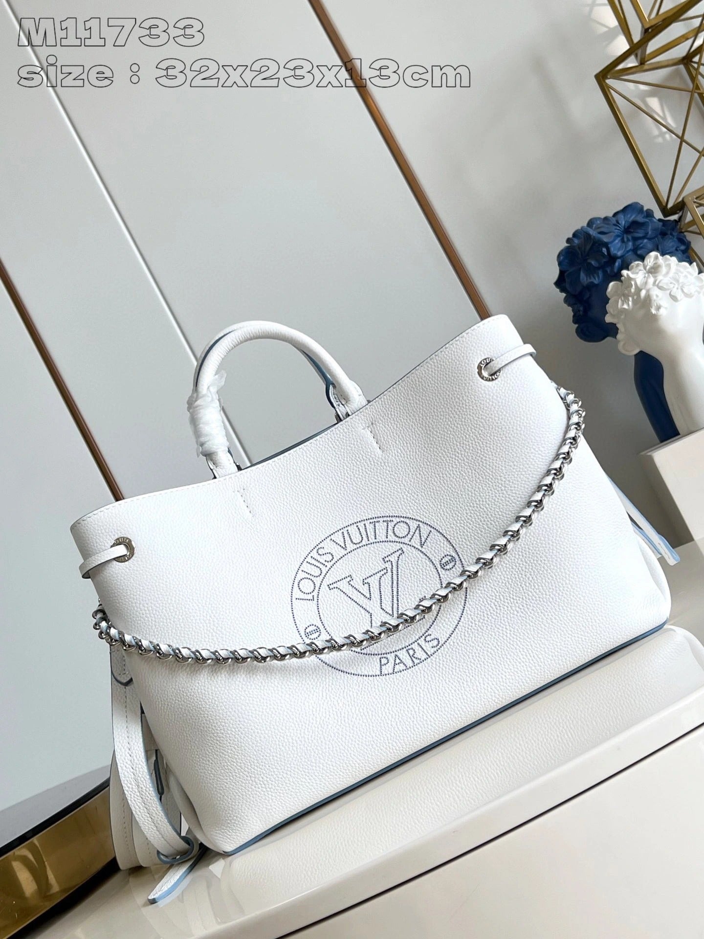 LOUIS VUITTON BAG
