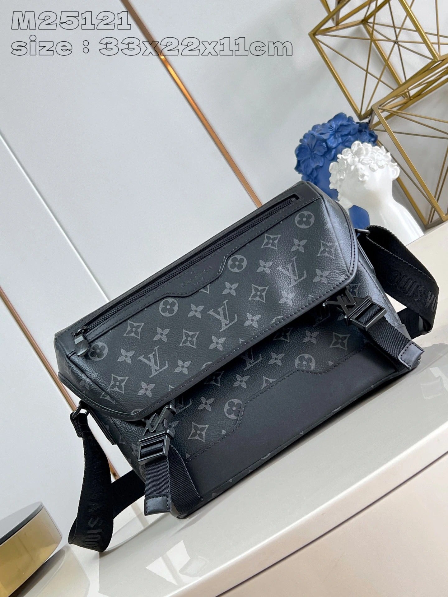 LOUIS VUITTON BAG