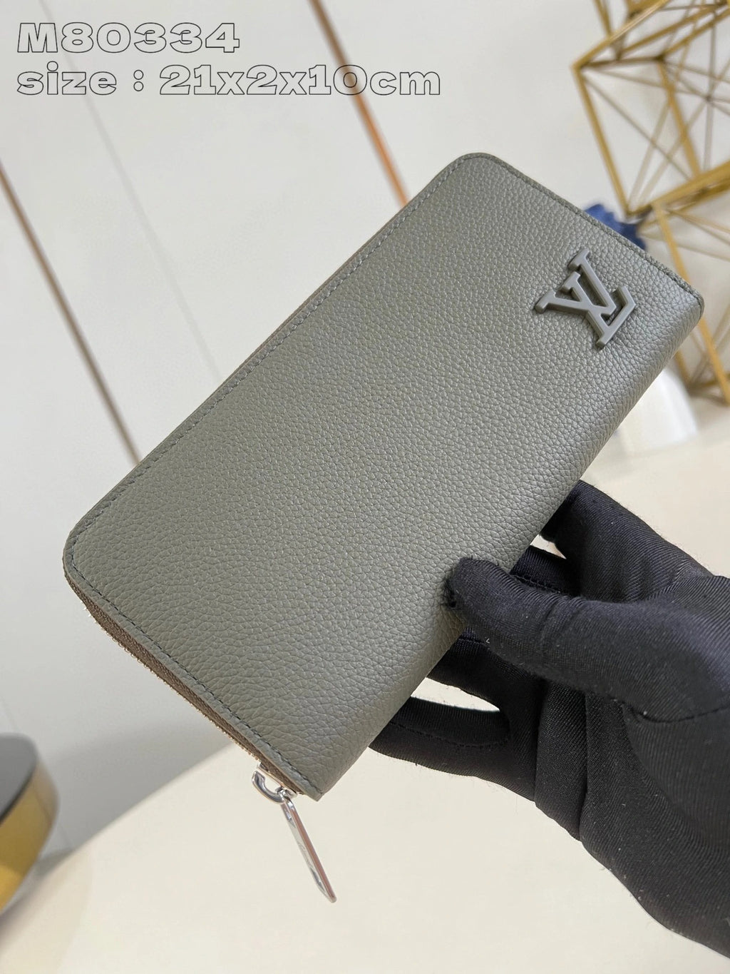 LOUIS VUITTON BAG