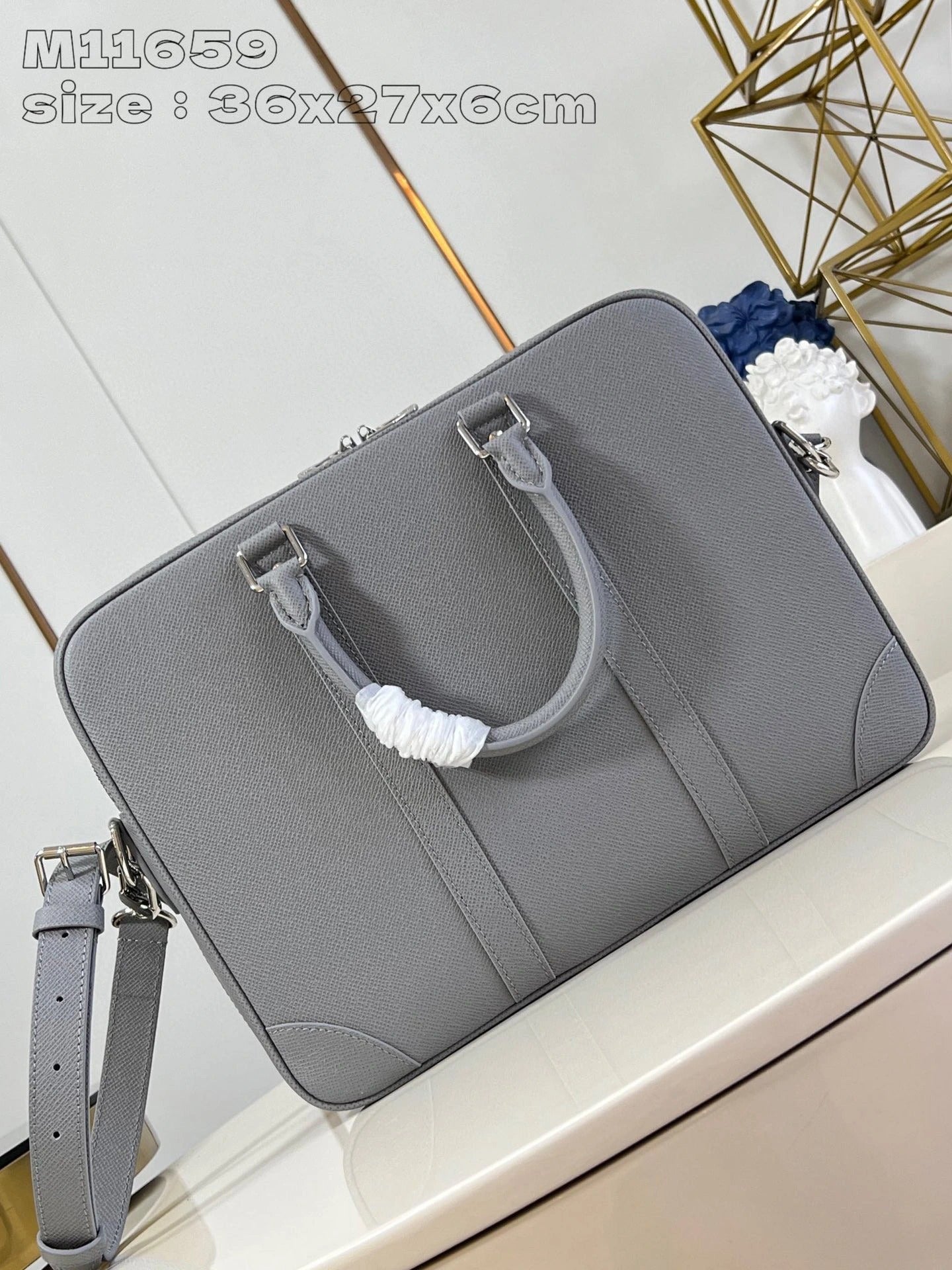 LOUIS VUITTON BAG