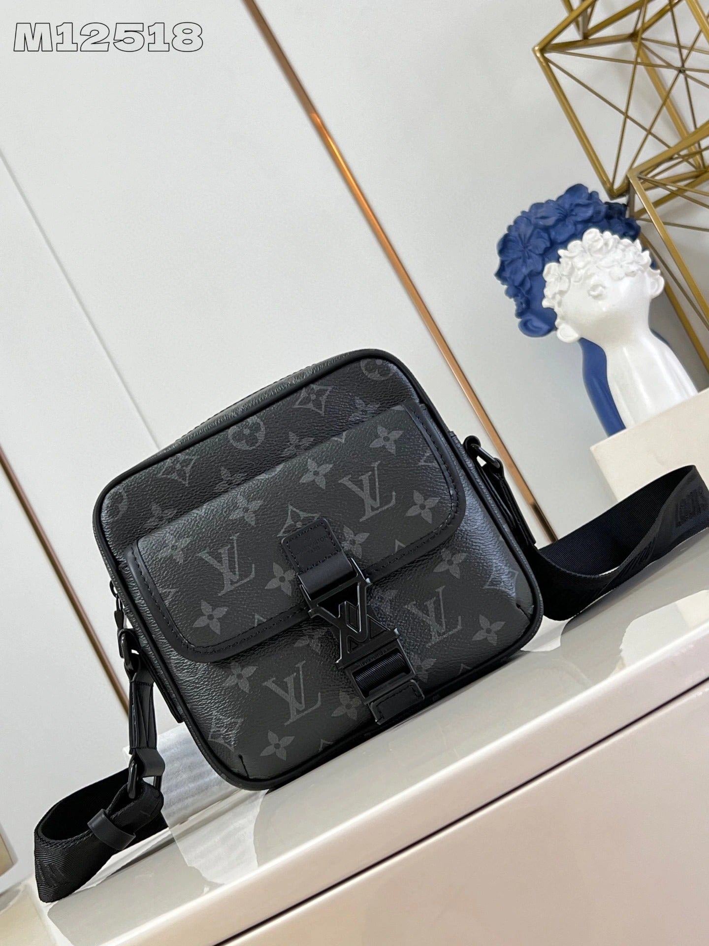 LOUIS VUITTON BAG