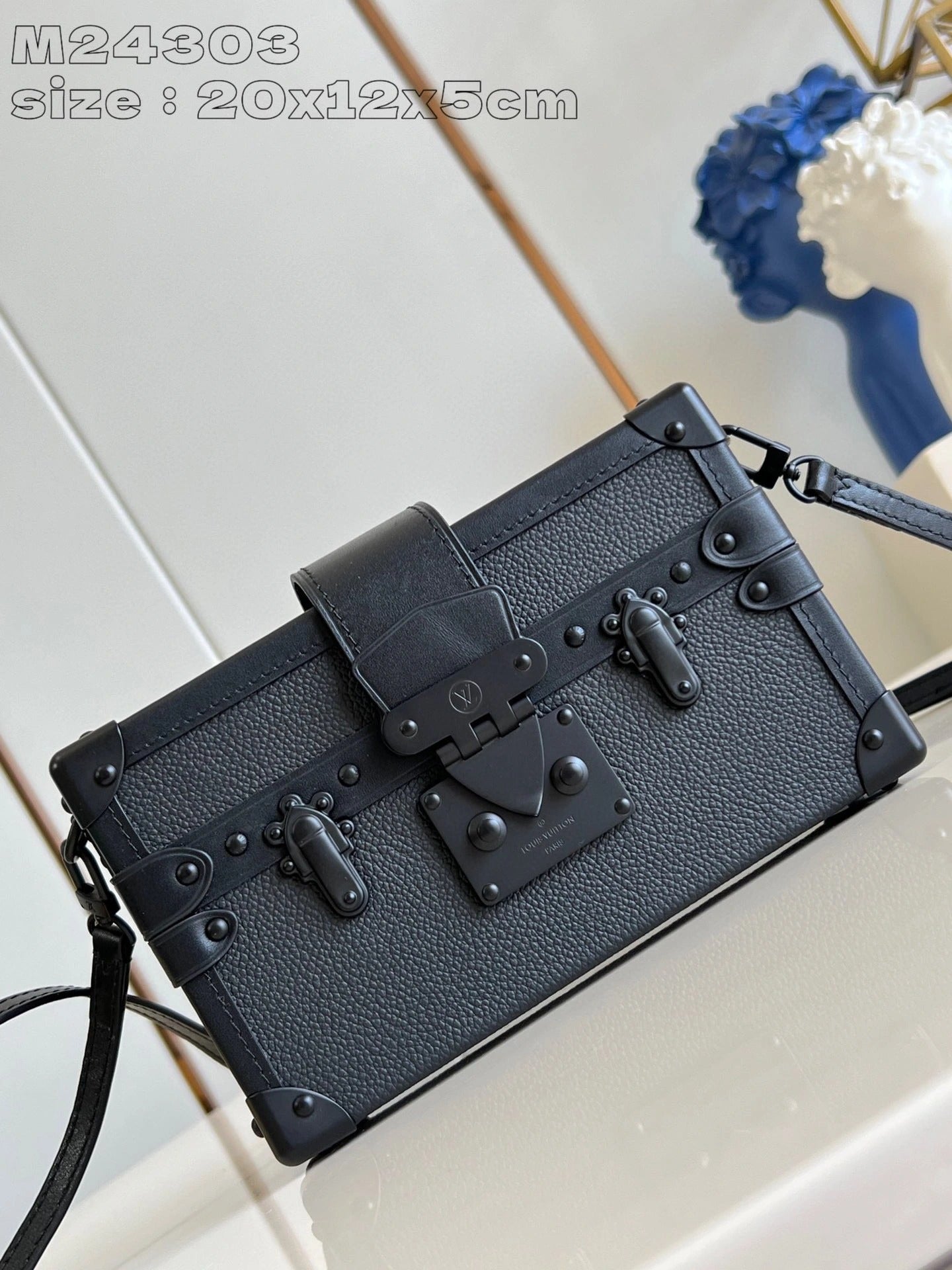 LOUIS VUITTON BAG