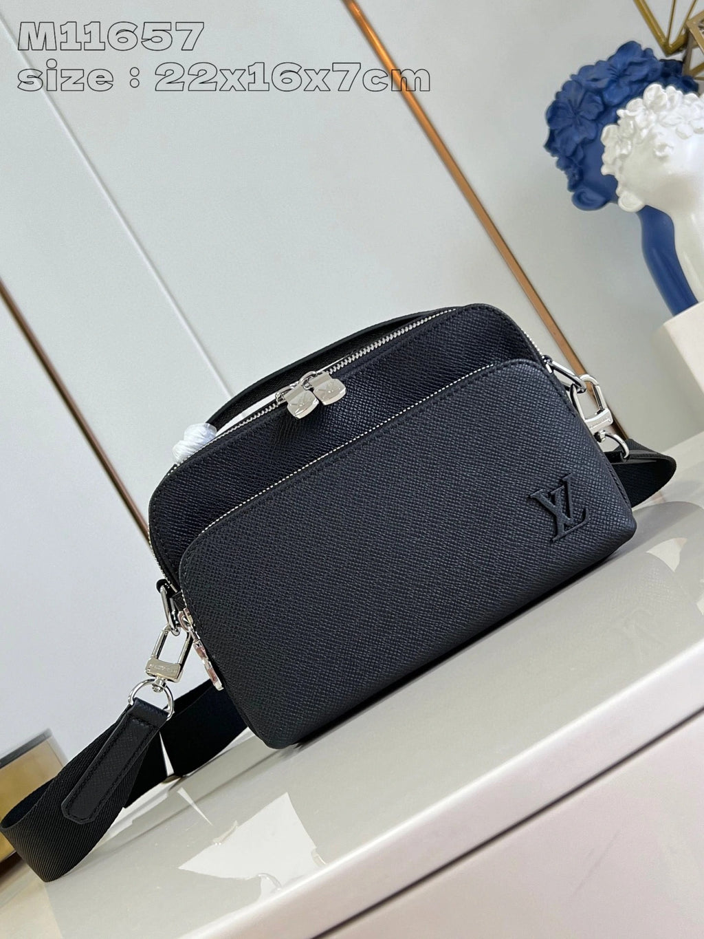 LOUIS VUITTON BAG