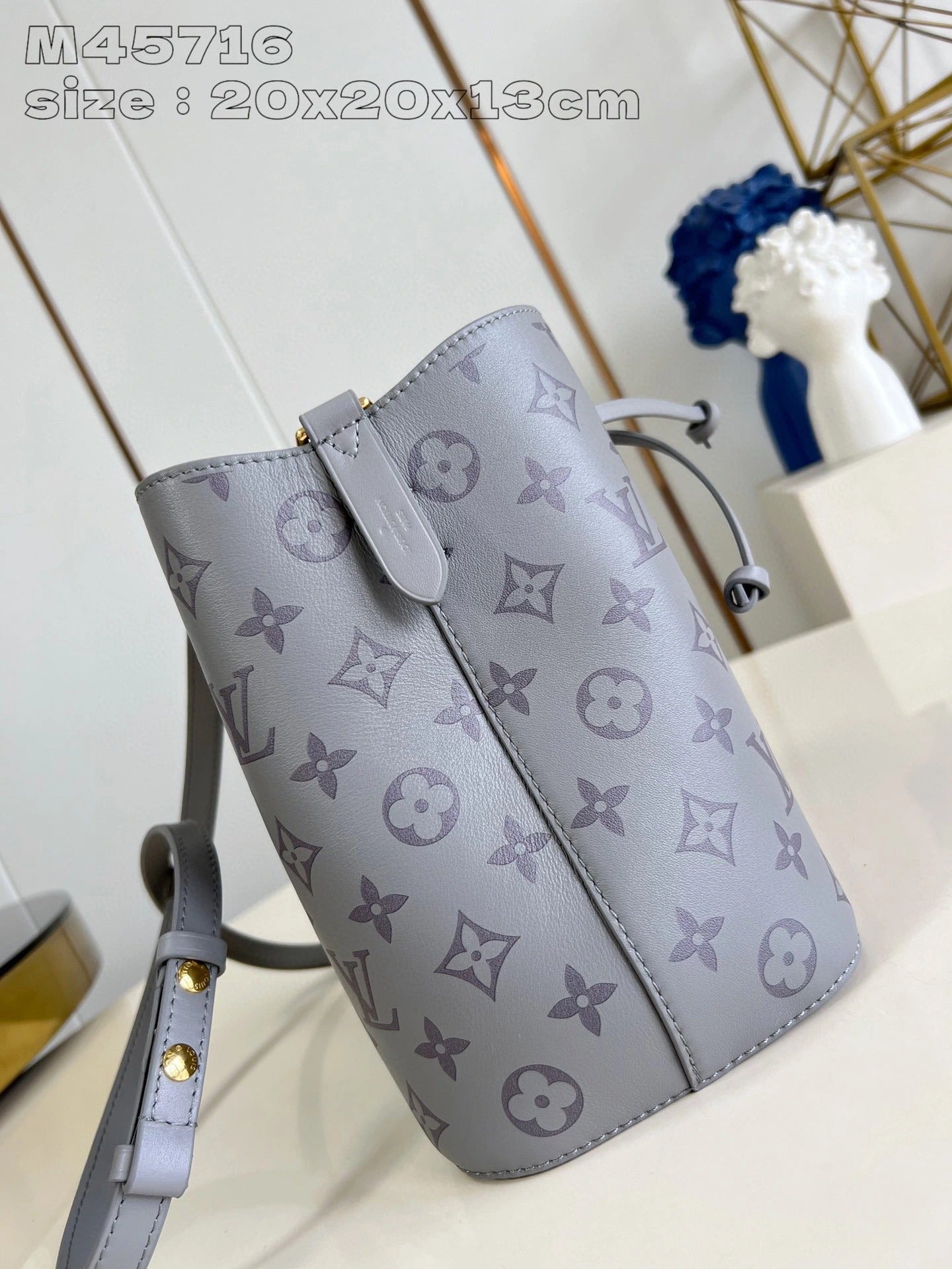 LOUIS VUITTON BAG