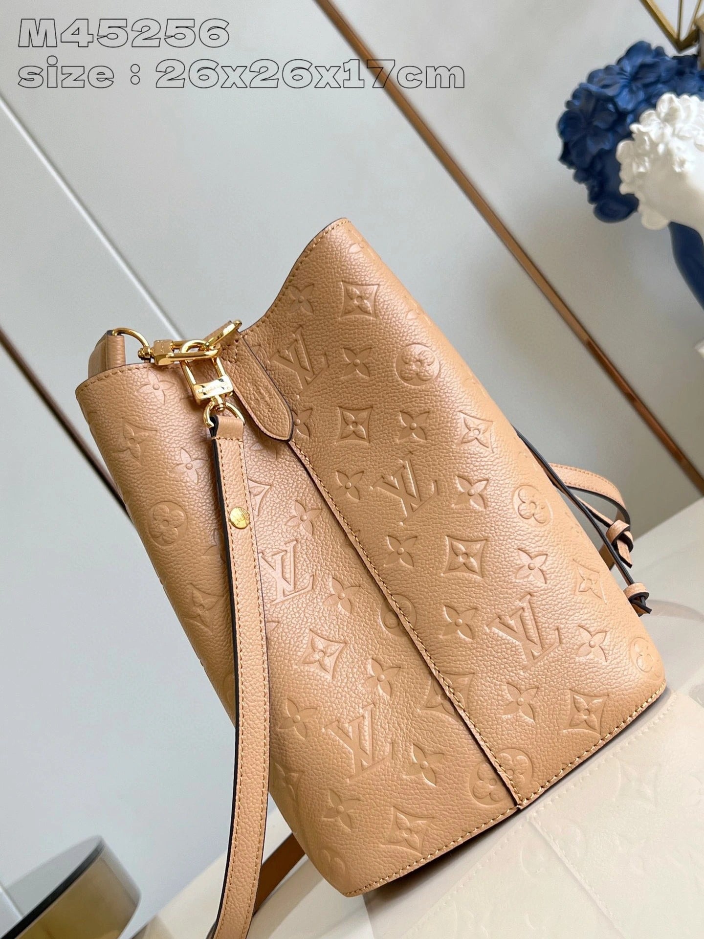 LOUIS VUITTON BAG