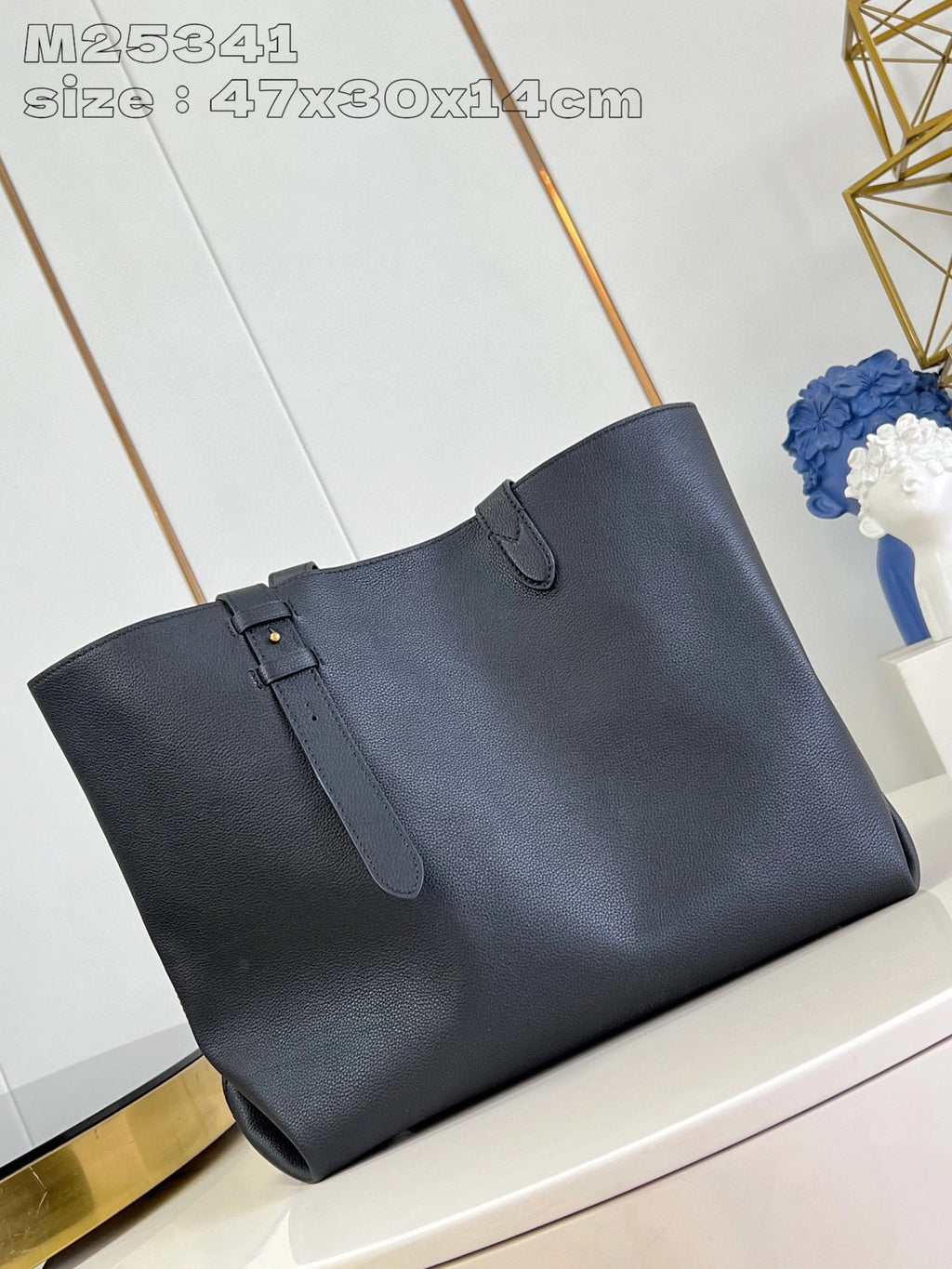 LOUIS VUITTON BAG