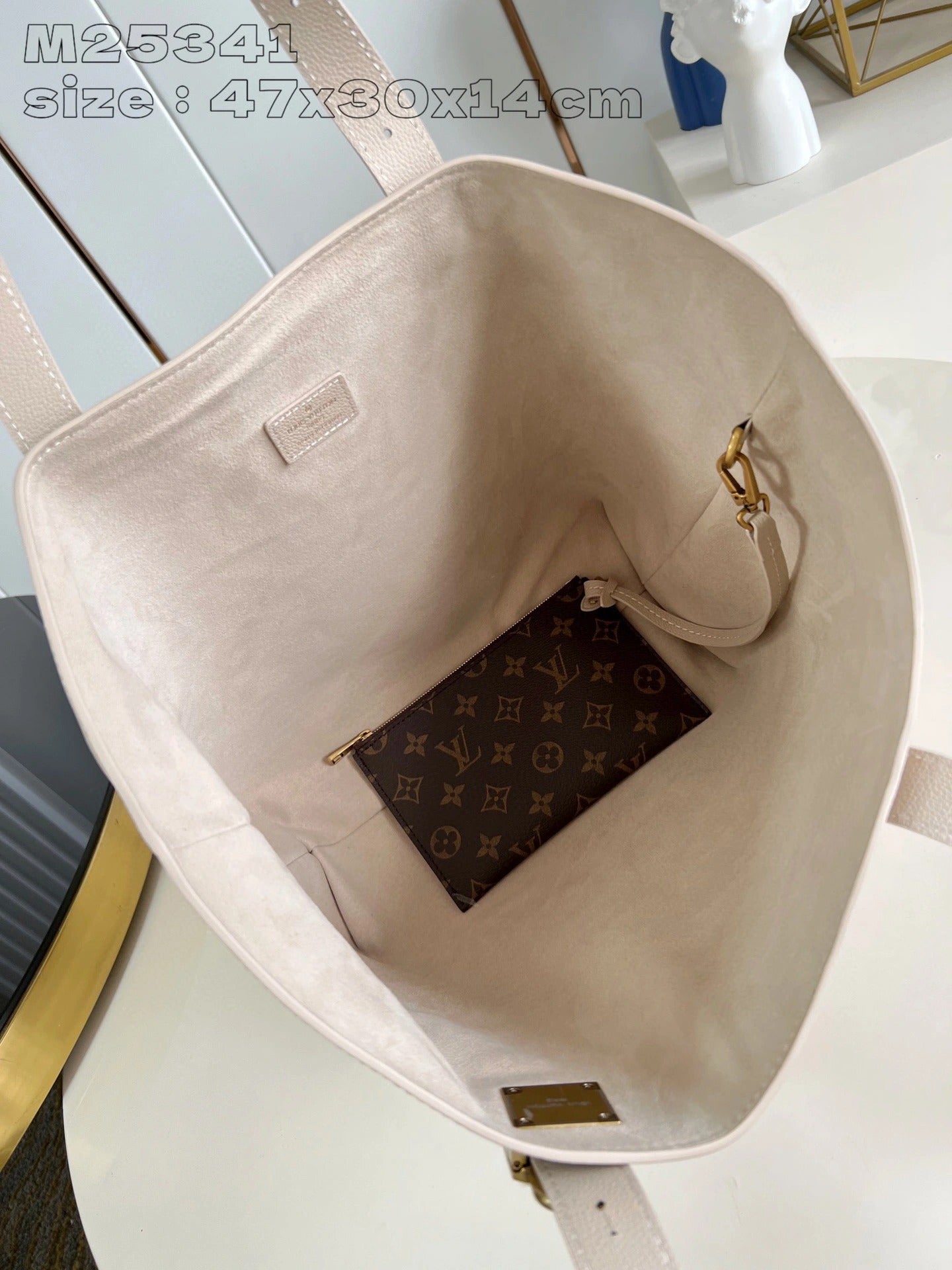 LOUIS VUITTON BAG