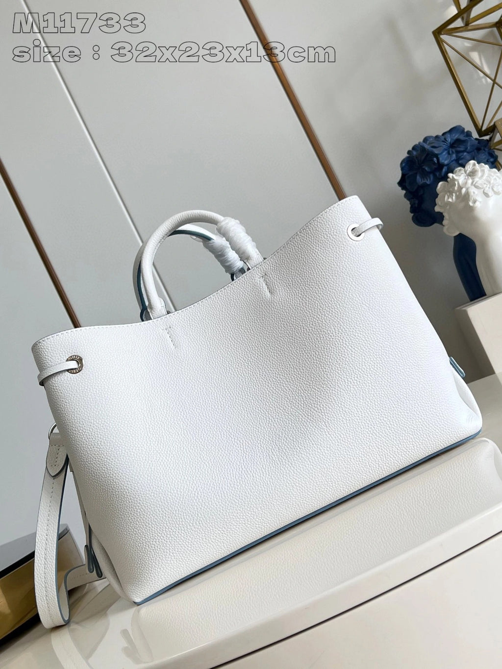 LOUIS VUITTON BAG
