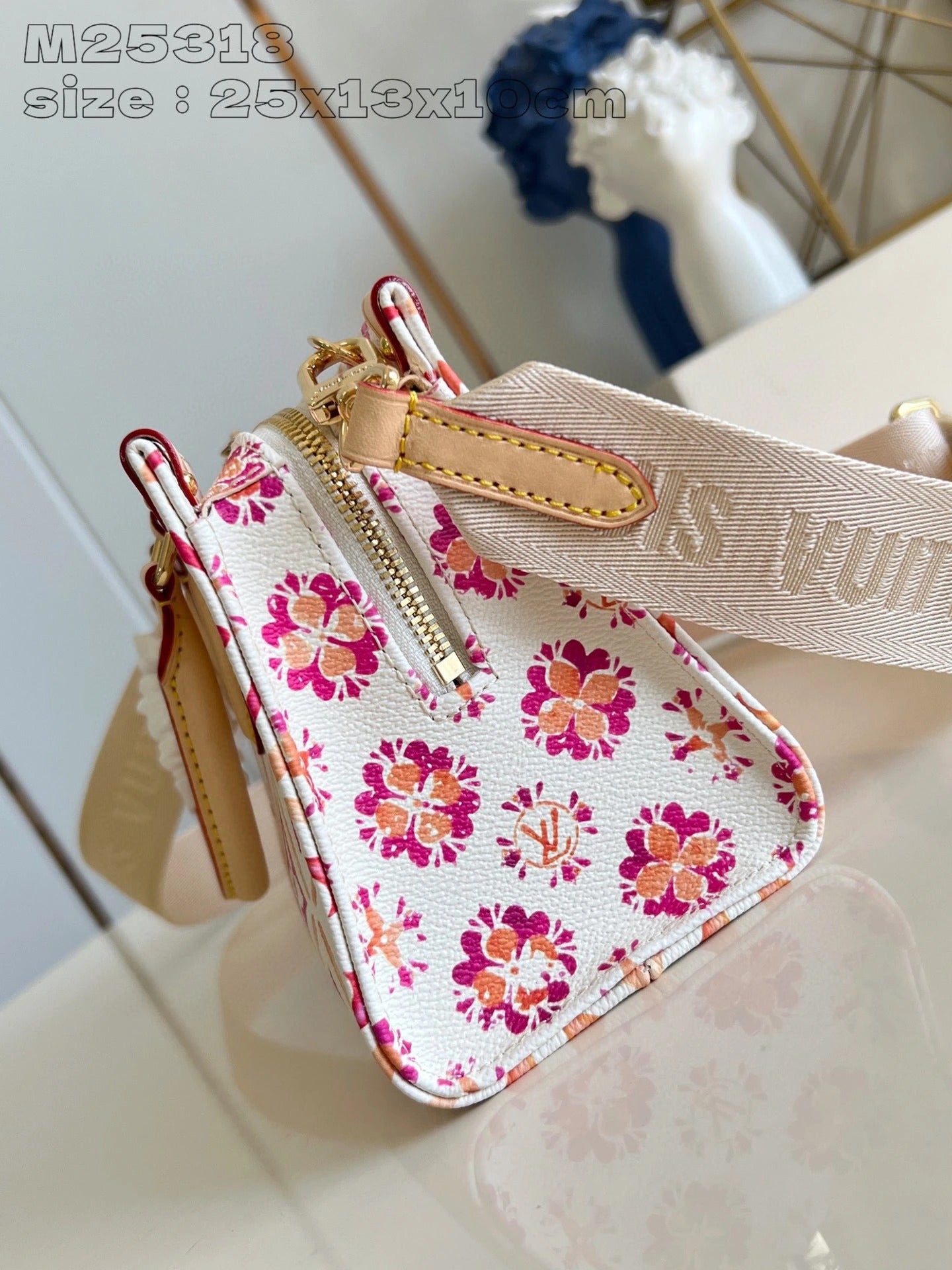LOUIS VUITTON BAG