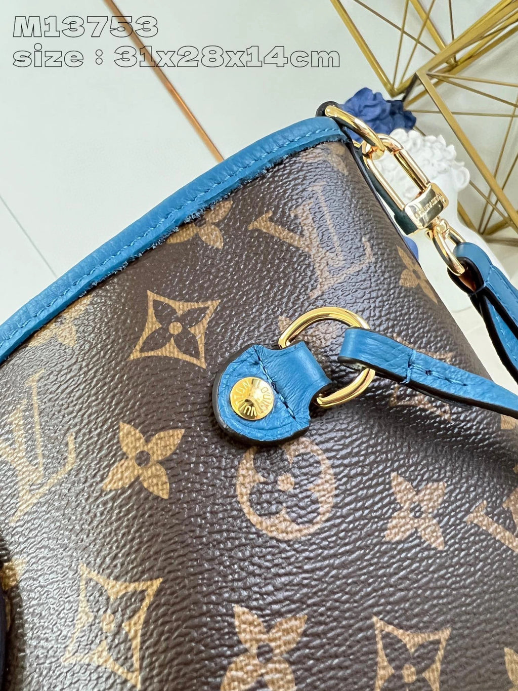 LOUIS VUITTON BAG
