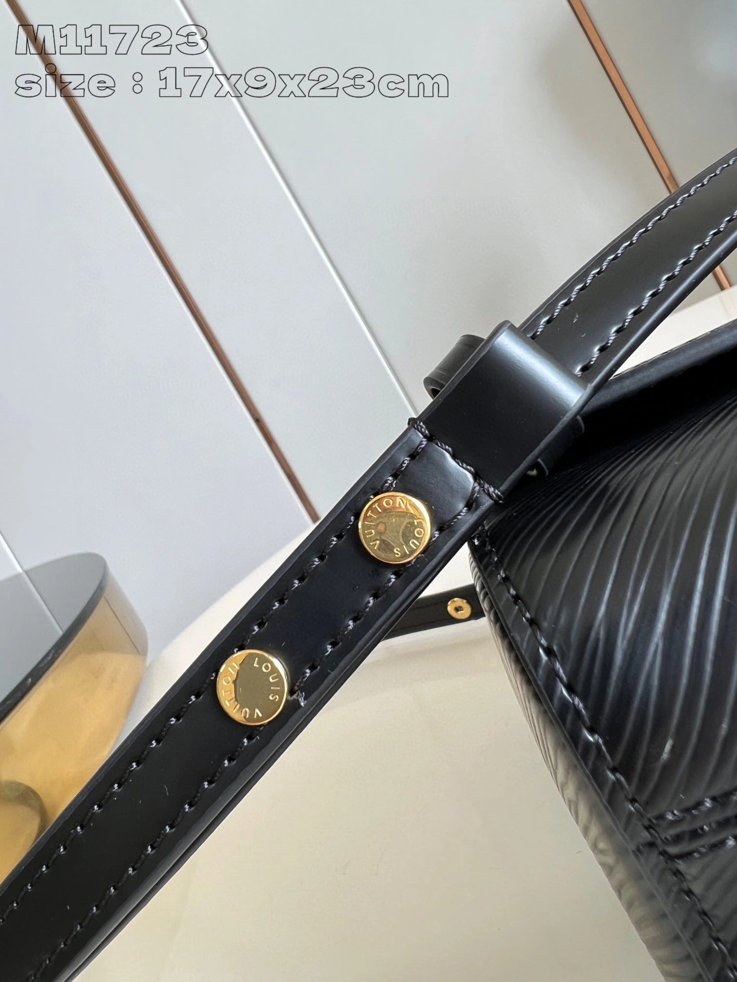LOUIS VUITTON BAG