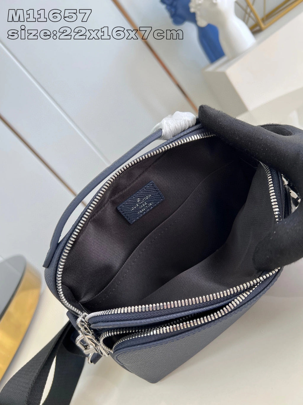 LOUIS VUITTON BAG