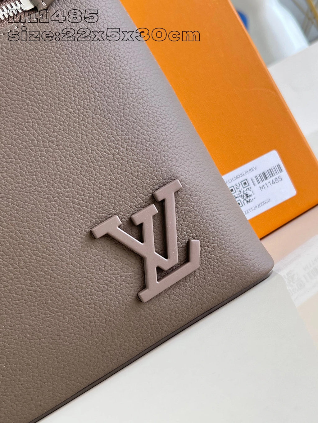 LOUIS VUITTON BAG