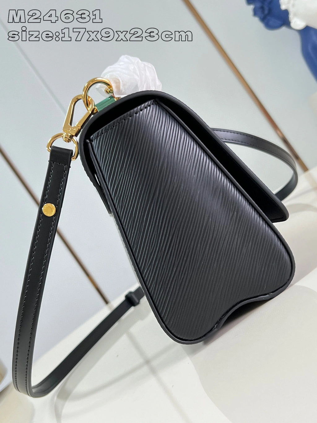 LOUIS VUITTON BAG