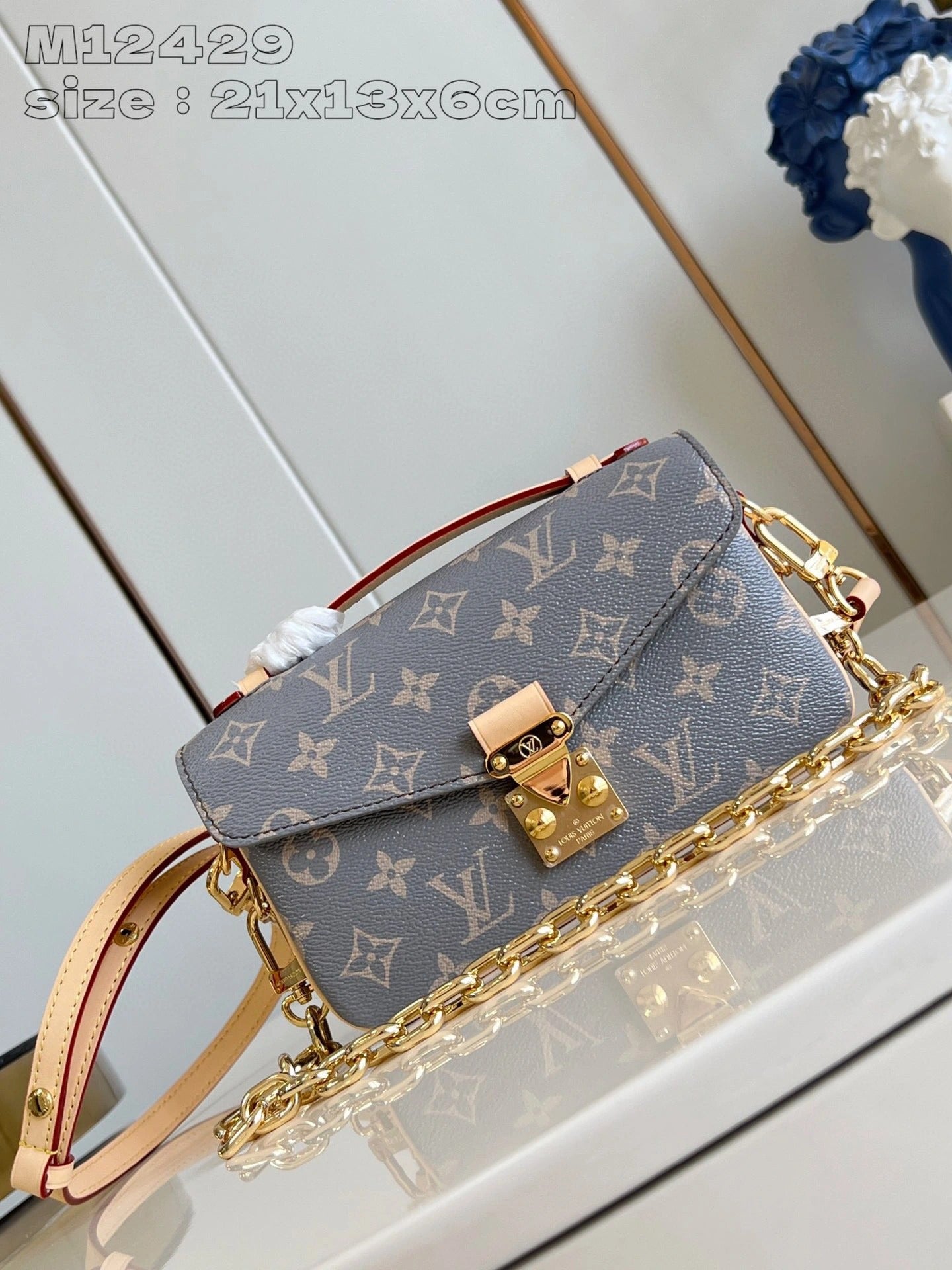 LOUIS VUITTON BAG
