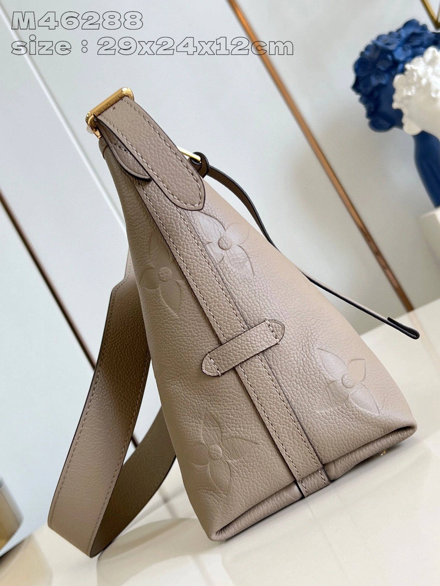 LOUIS VUITTON BAG