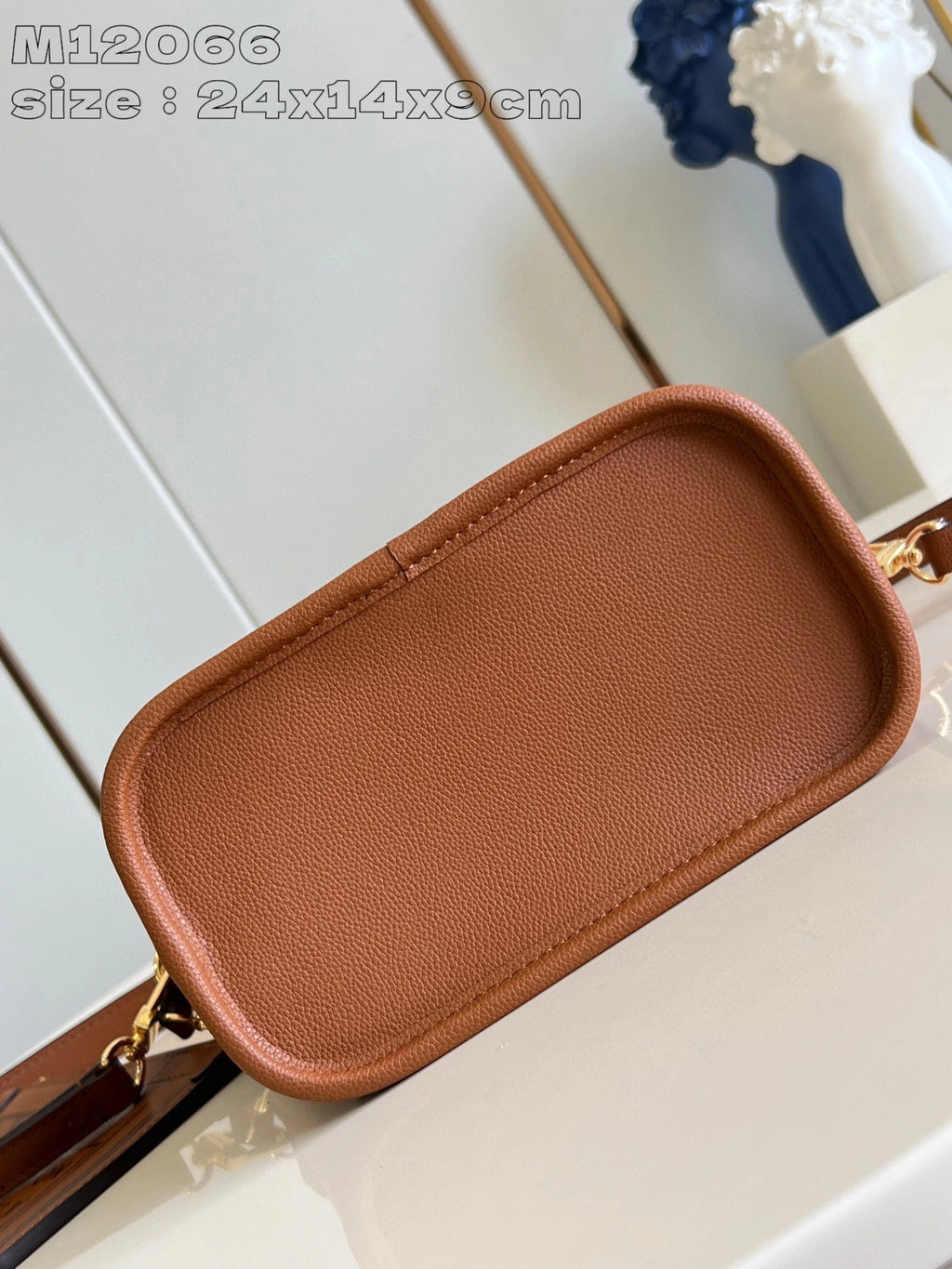 LOUIS VUITTON BAG