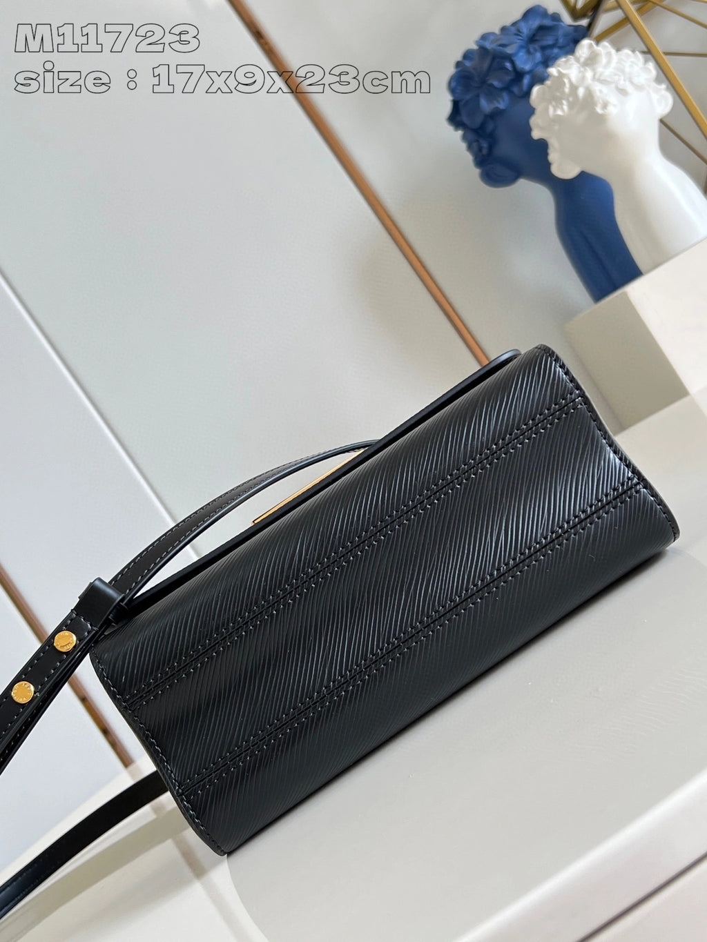 LOUIS VUITTON BAG