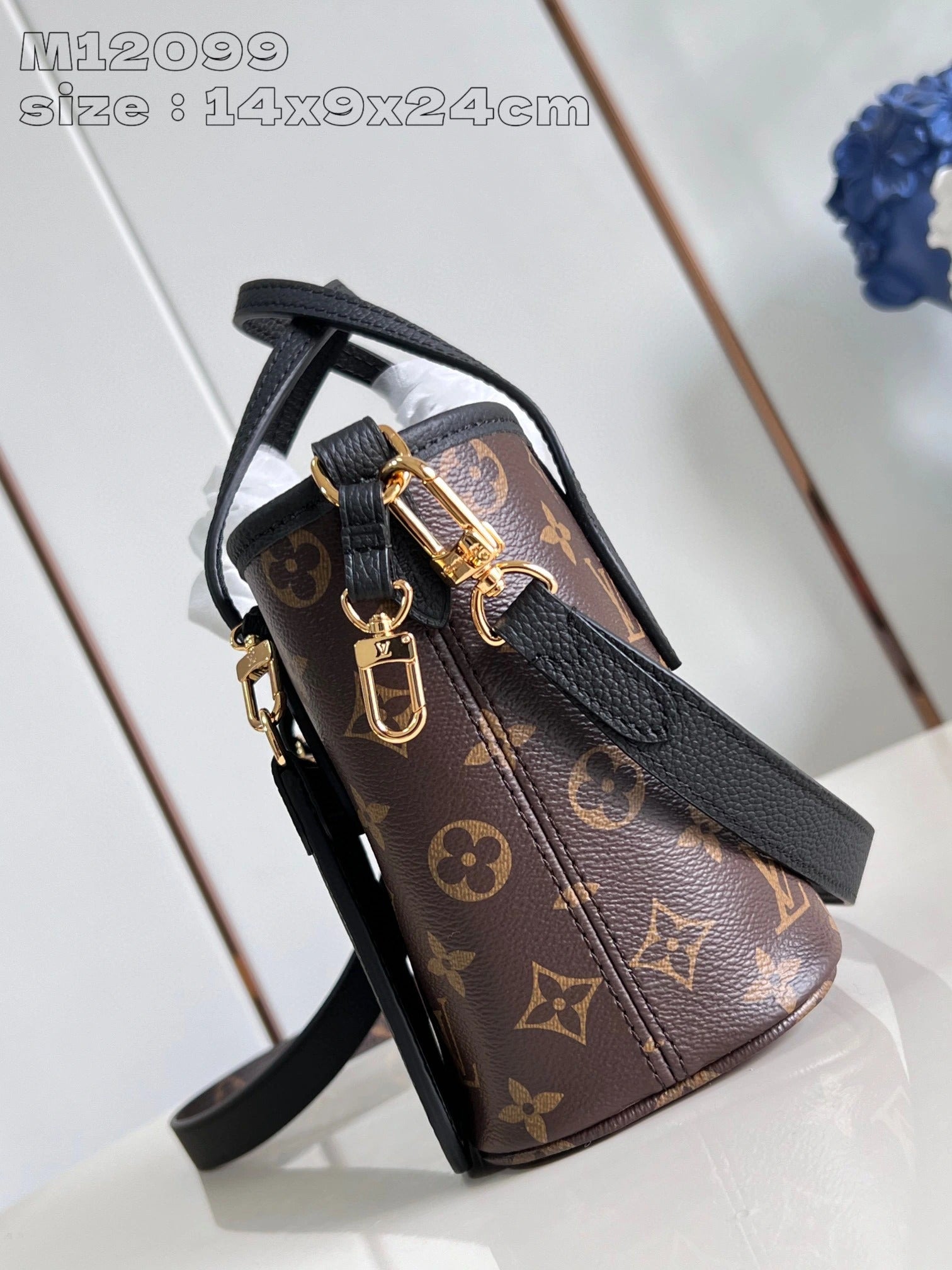 LOUIS VUITTON BAG