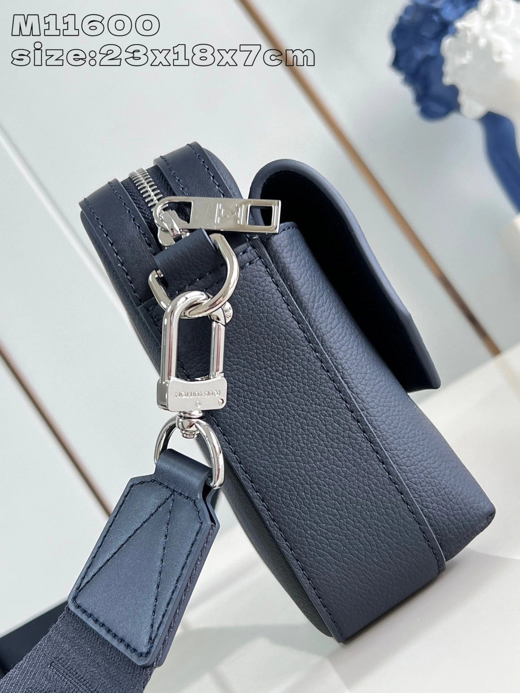 LOUIS VUITTON BAG