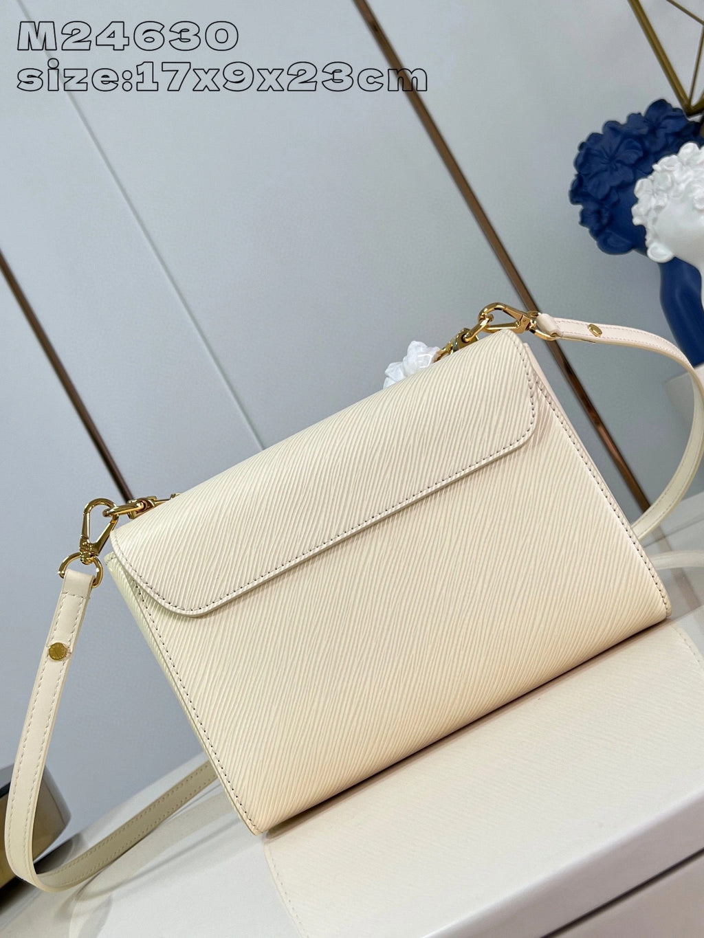 LOUIS VUITTON BAG