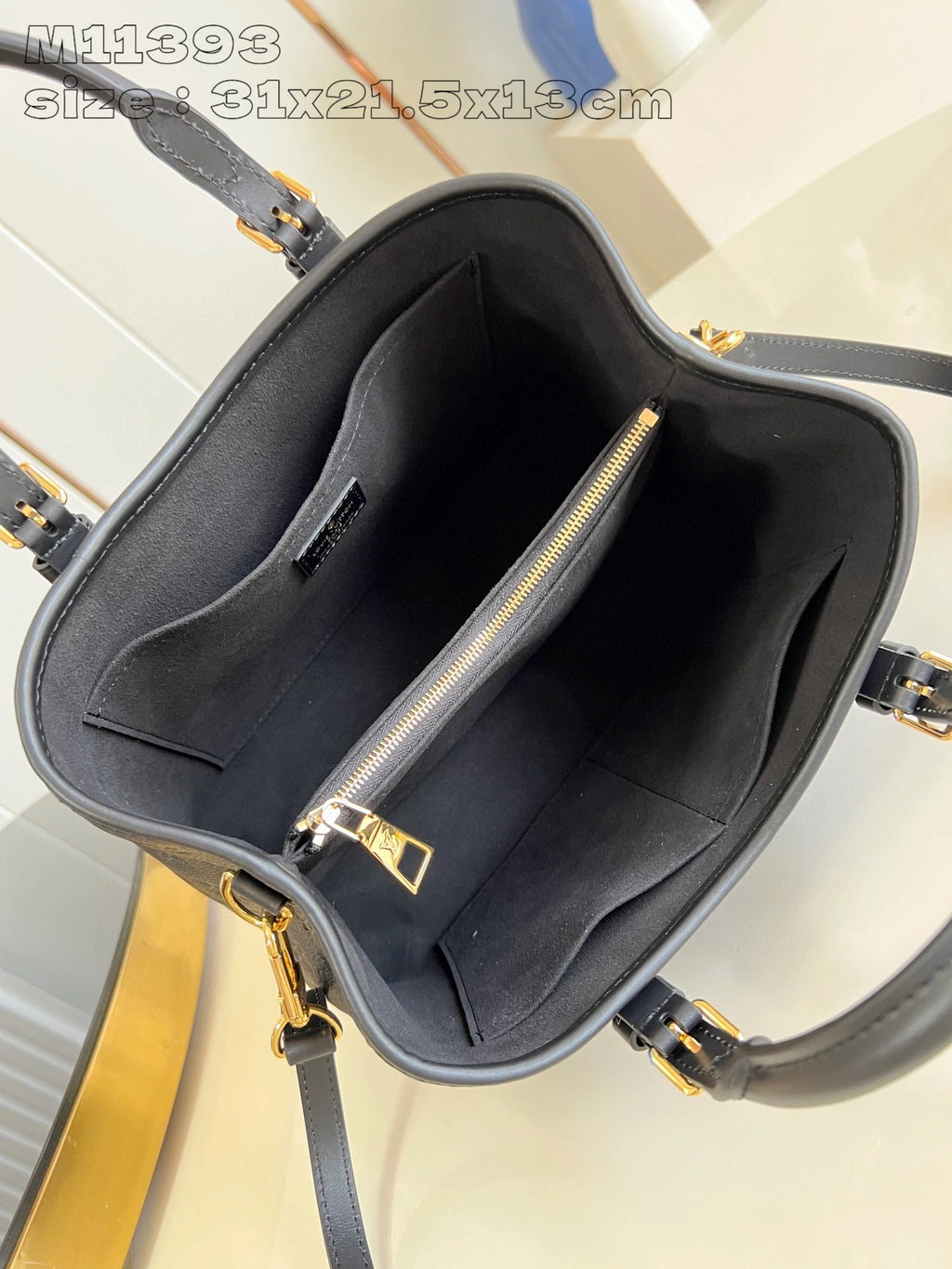 LOUIS VUITTON BAG